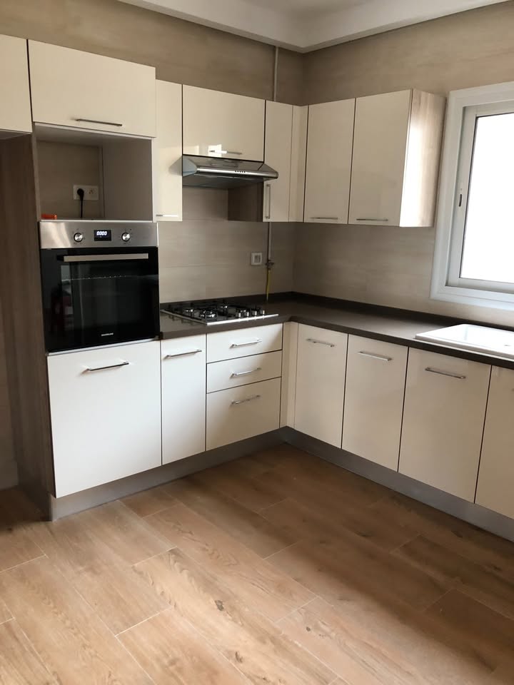 Cite El Khadra Zone urbaine nord Location Appart. 4 pices Aprt salon et 3 chambres au centre urbain nord