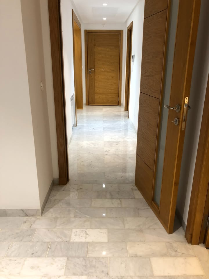 Cite El Khadra Zone urbaine nord Location Appart. 4 pices Aprt salon et 3 chambres au centre urbain nord
