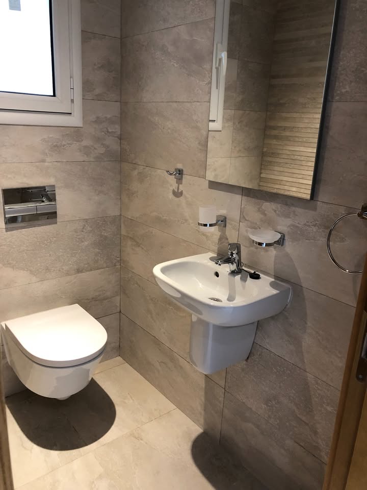 Cite El Khadra Zone urbaine nord Location Appart. 4 pices Aprt salon et 3 chambres au centre urbain nord