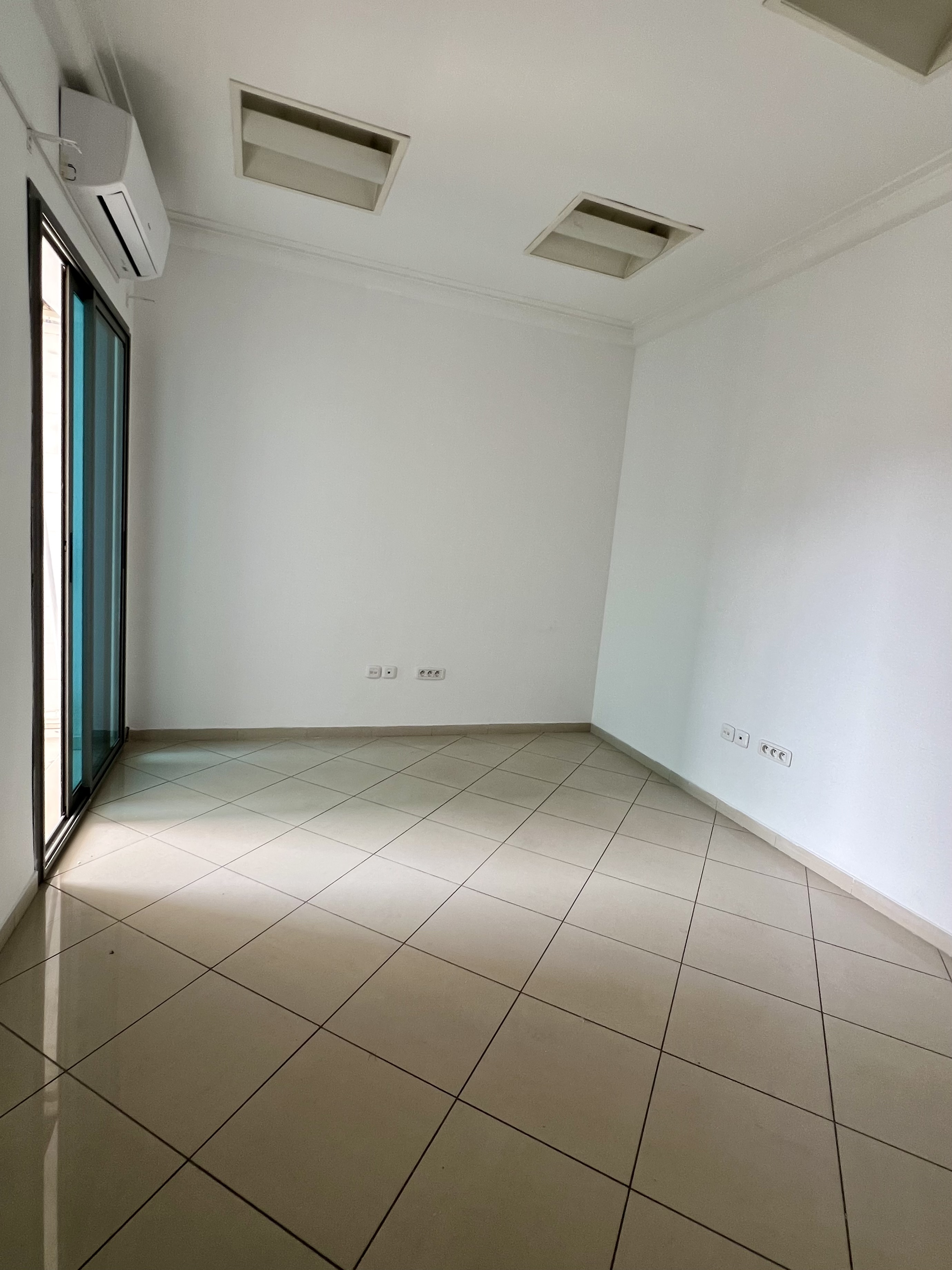 La Marsa Berge Du Lac Location Appart. 5 pices+ Bureau h et 5 pices 3500 ttc