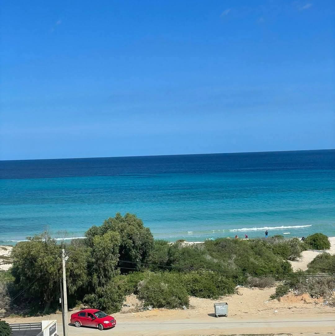 Hammam El Ghezaz Hammam El Ghezaz Vente Appart. 1 pice Appartement au premier position de la plage