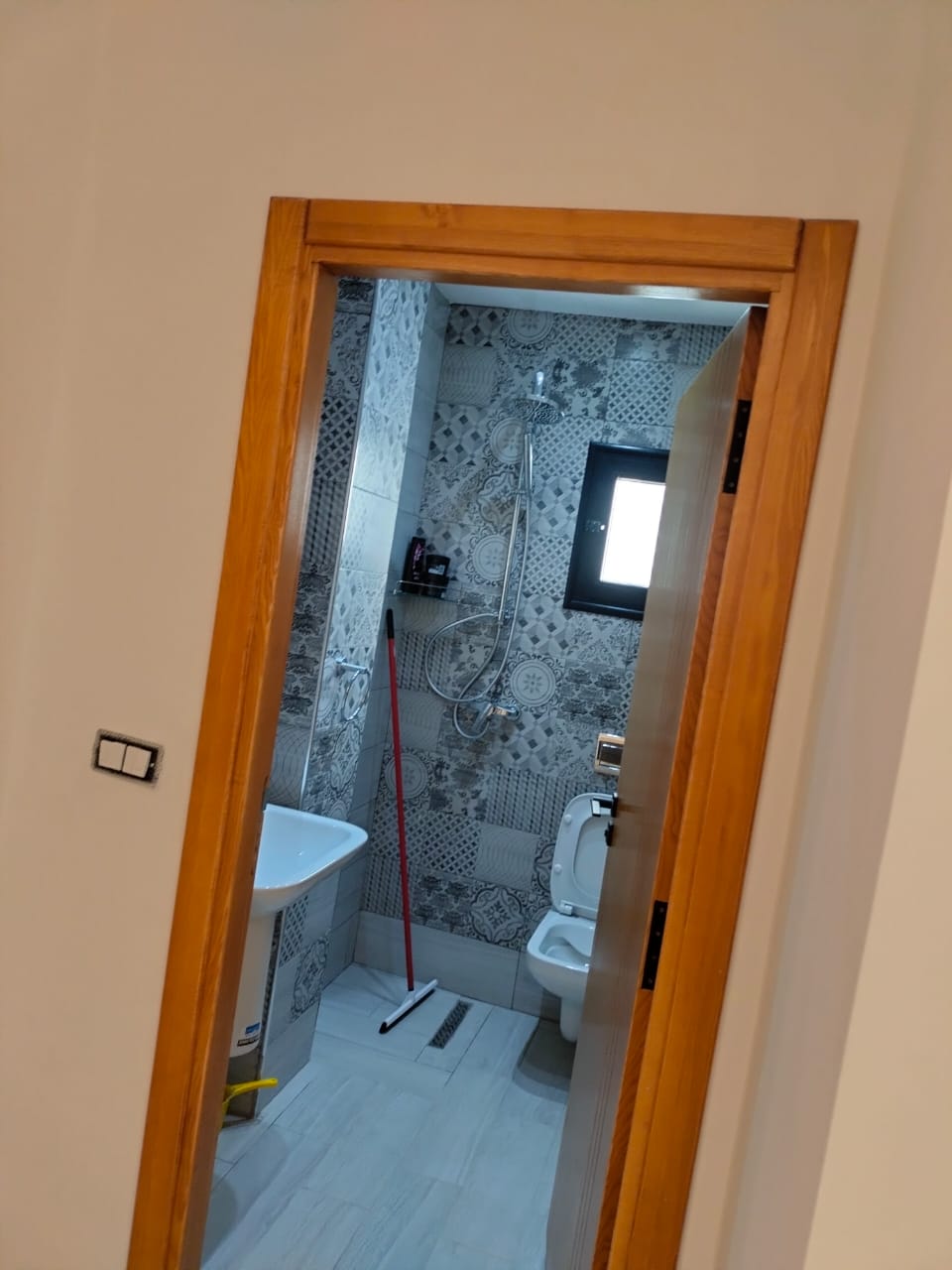 Hammam El Ghezaz Hammam El Ghezaz Vente Appart. 1 pice Appartement au premier position de la plage