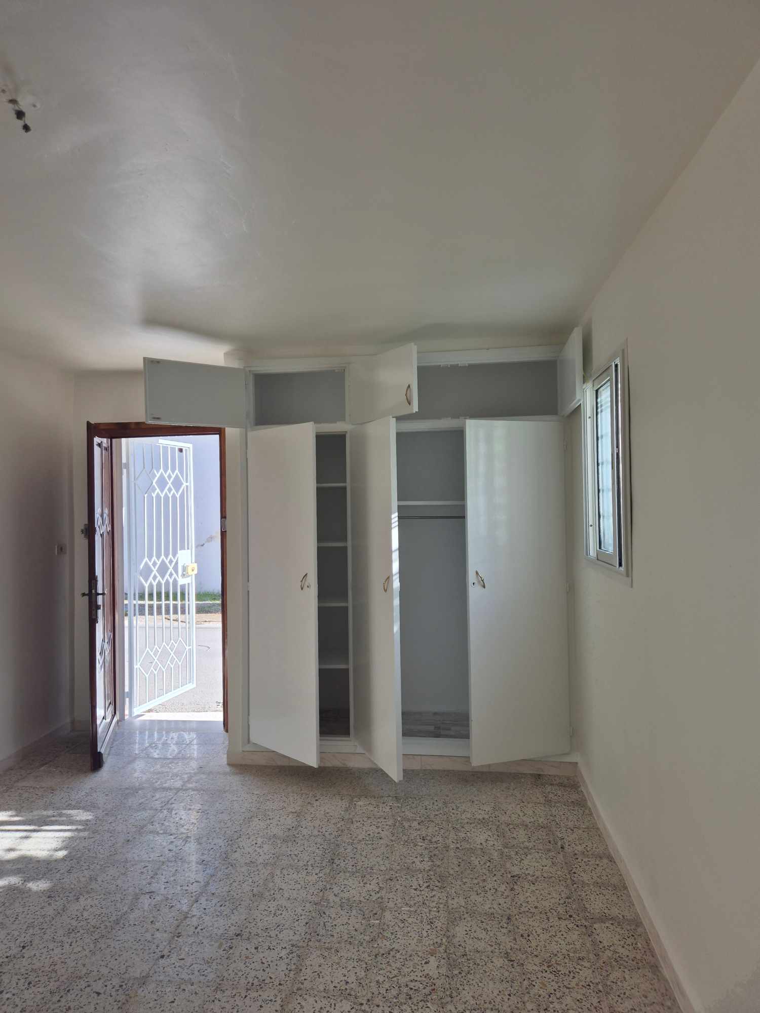 Raoued Cite El Ghazala 1 Location Appart. 1 pice Studio meuble