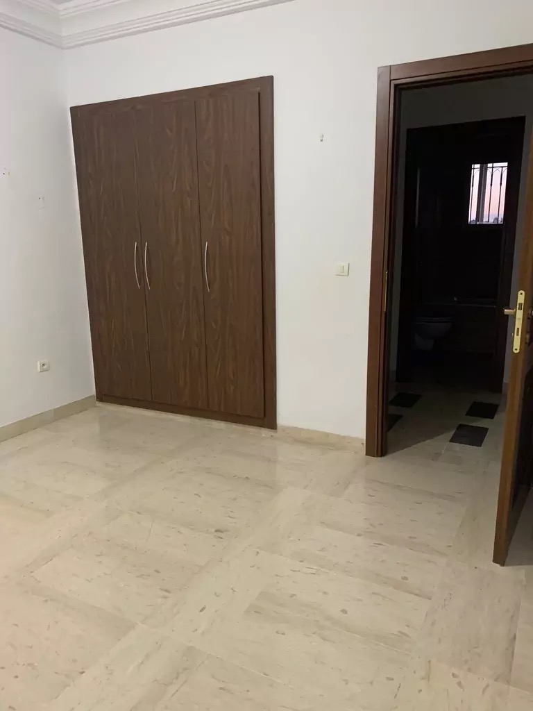 La Soukra La Soukra Location Appart. 3 pices S3 a soukra a 2 mm du centre commercial lc waikiki