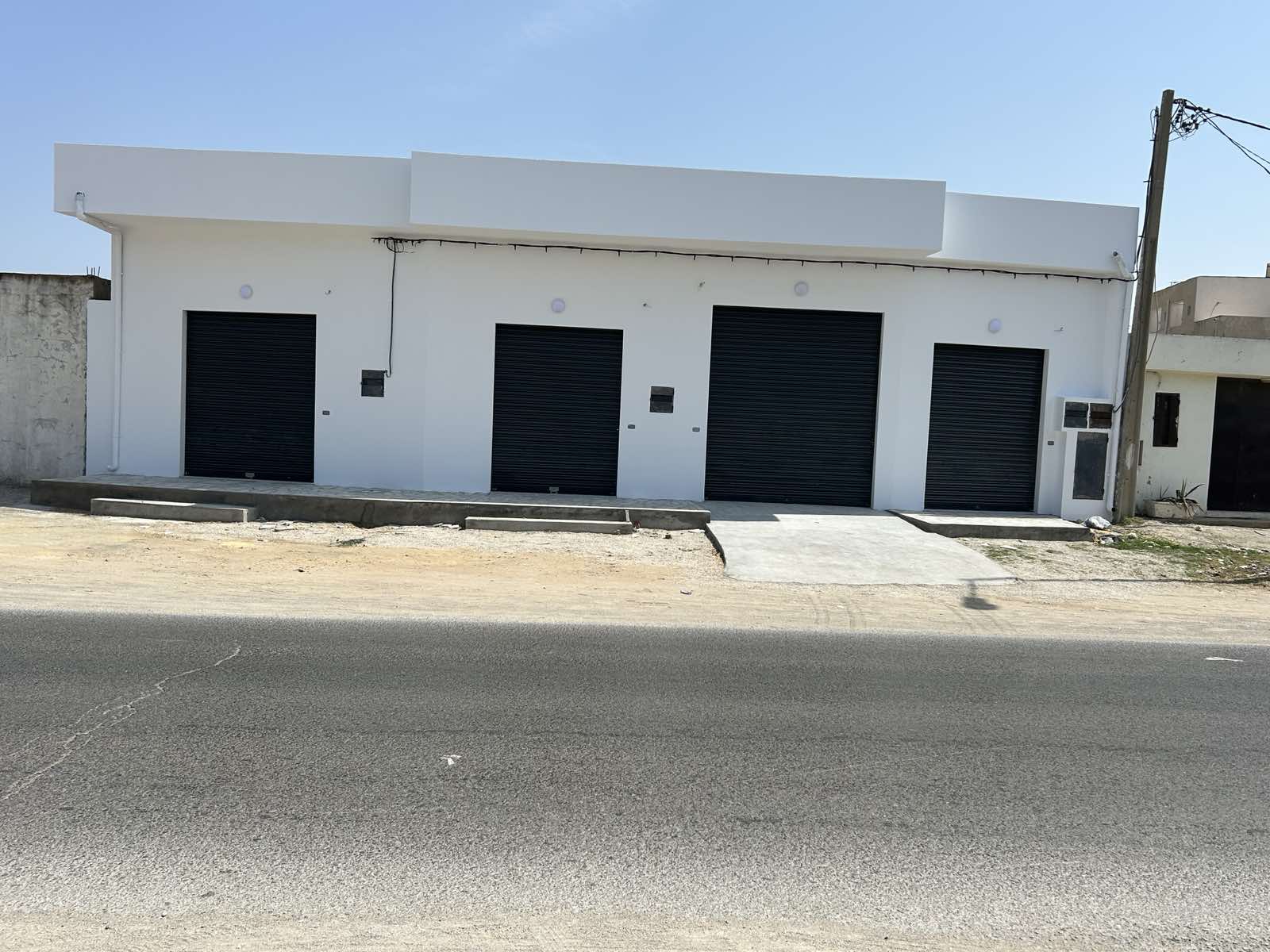 Soliman Soliman Location Surfaces Locaux et grand espace accessibles aux camions