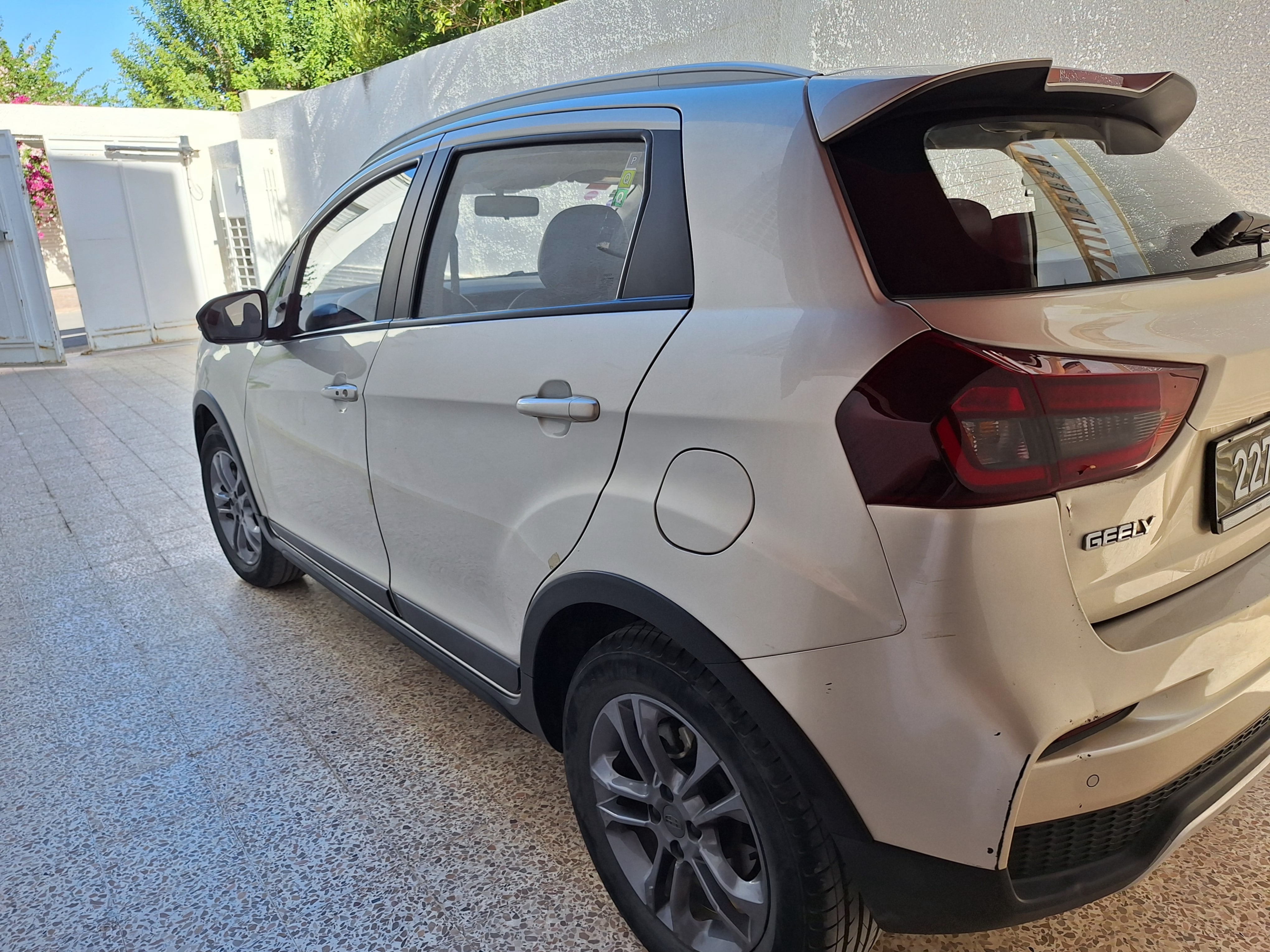 Ariana Ville El Menzah 7 Geely Geely Voiture geely tres  propre