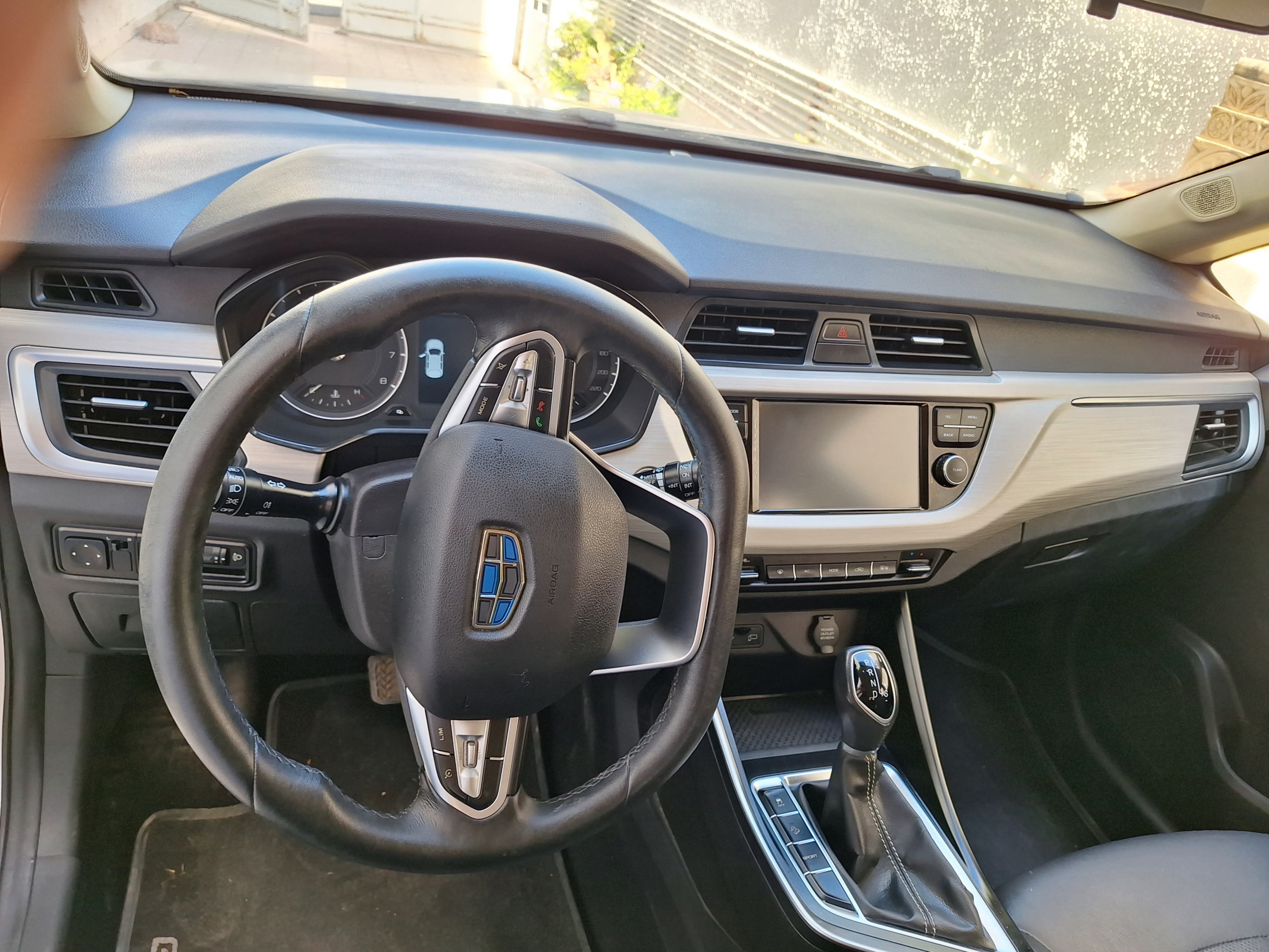 Ariana Ville El Menzah 7 Geely Geely Voiture geely tres  propre