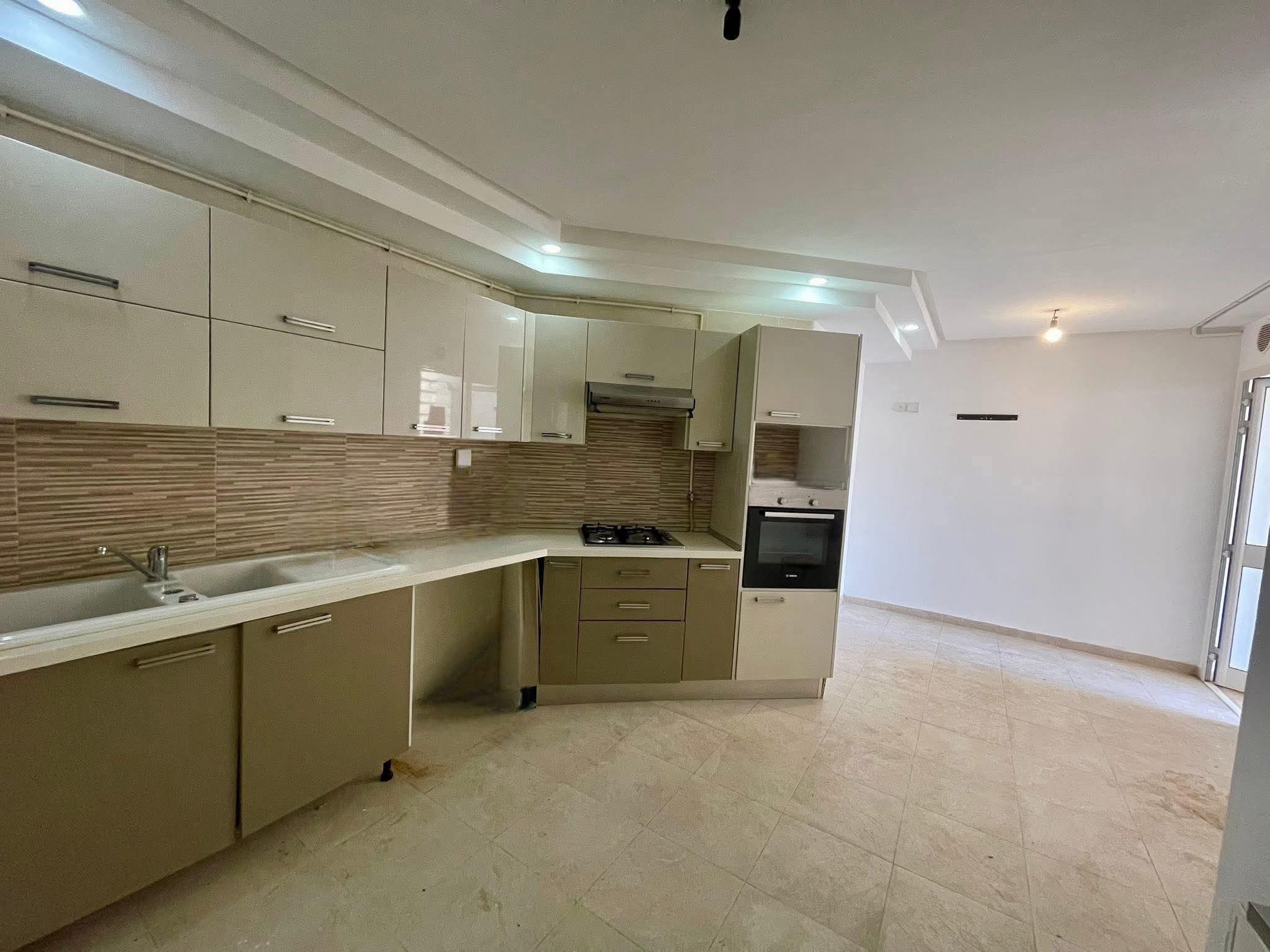 El Menzah El Menzah 9 Location Appart. 3 pices S2 1500d menzah 9 c