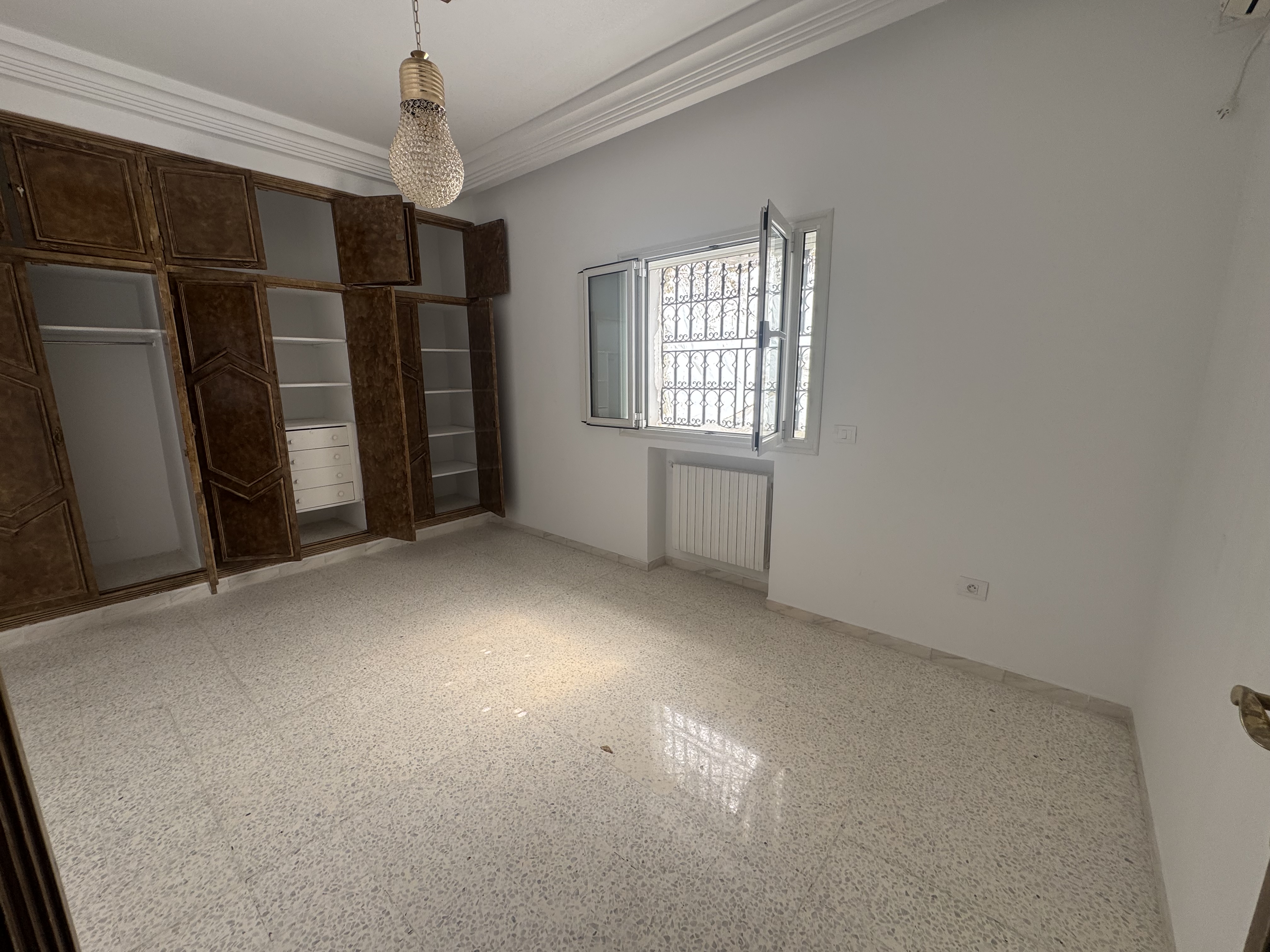 Ariana Ville Borj El Baccouche Location Appart. 4 pices App s3 1650 dt a borj baccouche