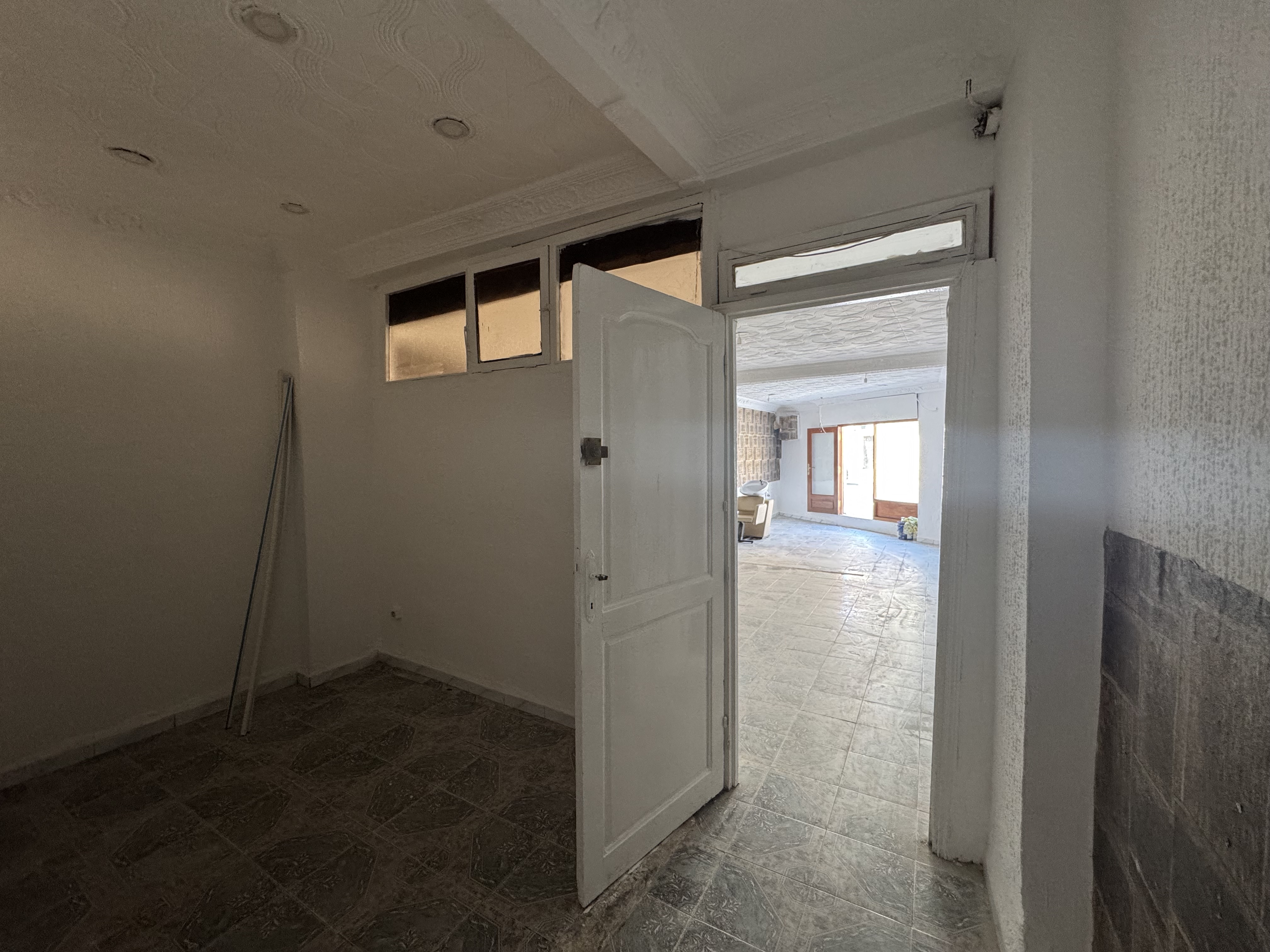 La Soukra Borj Louzir Bureaux & Commerces Grance libre Local de 50 m2 a borj louzir