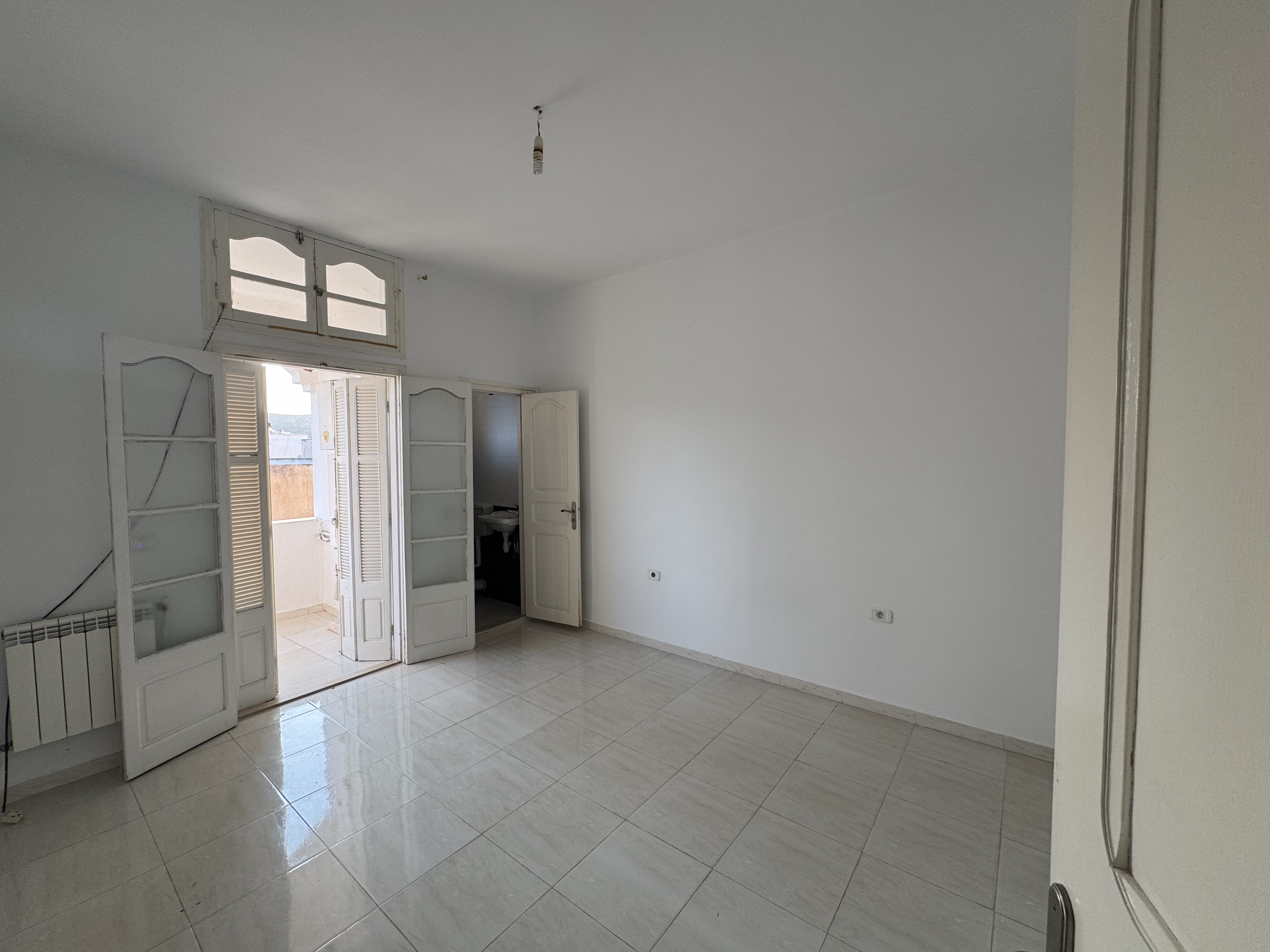 Raoued Cite El Ghazala 2 Location Appart. 3 pices Etage de villa s2 950 dt