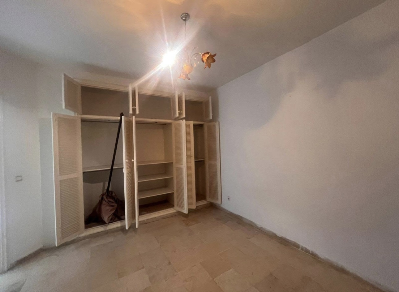 Ariana Ville El Menzah 7 Location Appart. 2 pices S1 1000 dt menzah 7 bis
