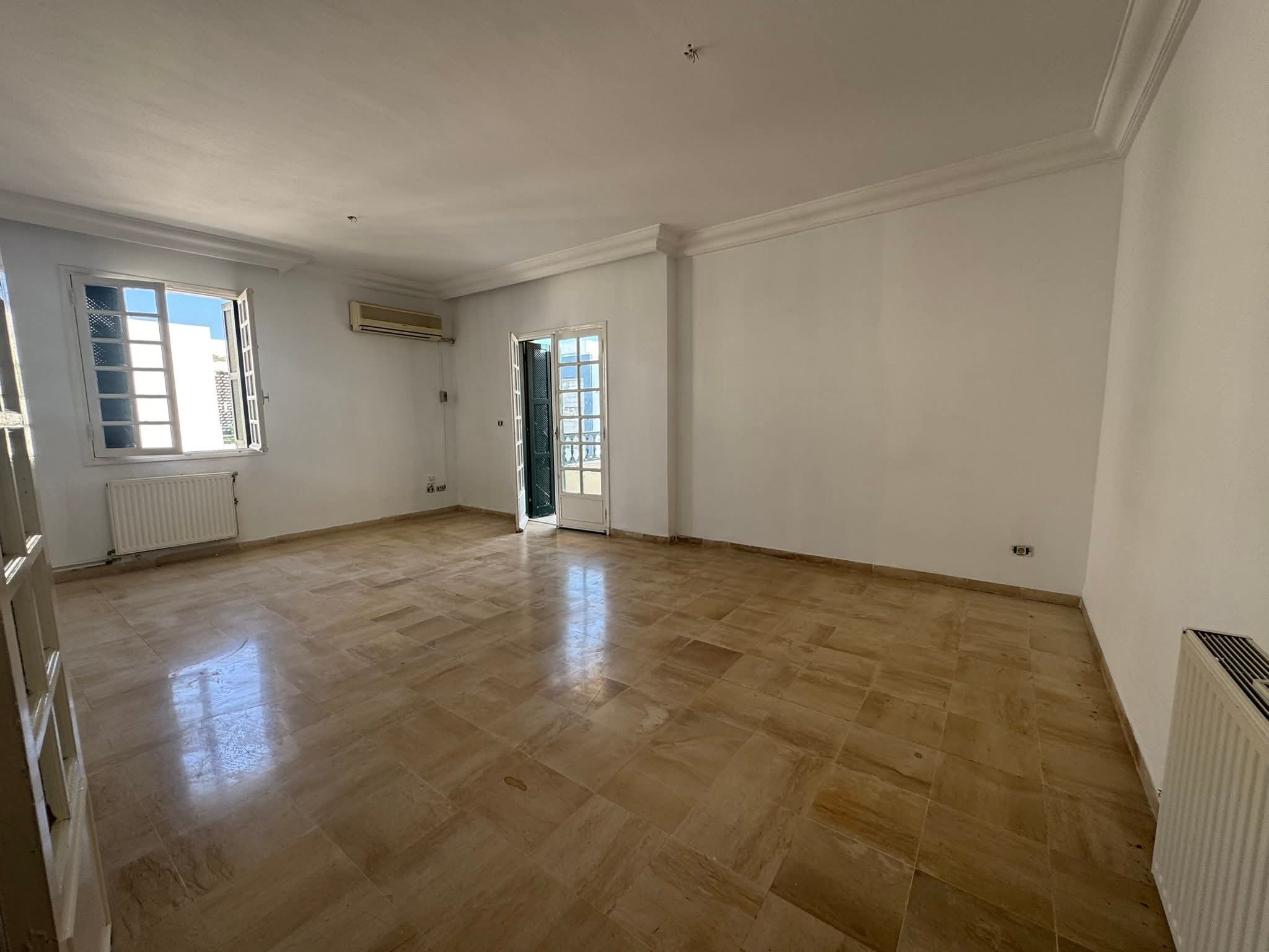 La Marsa Berge Du Lac Location Appart. 4 pices S3 1700 dinars  lac 1