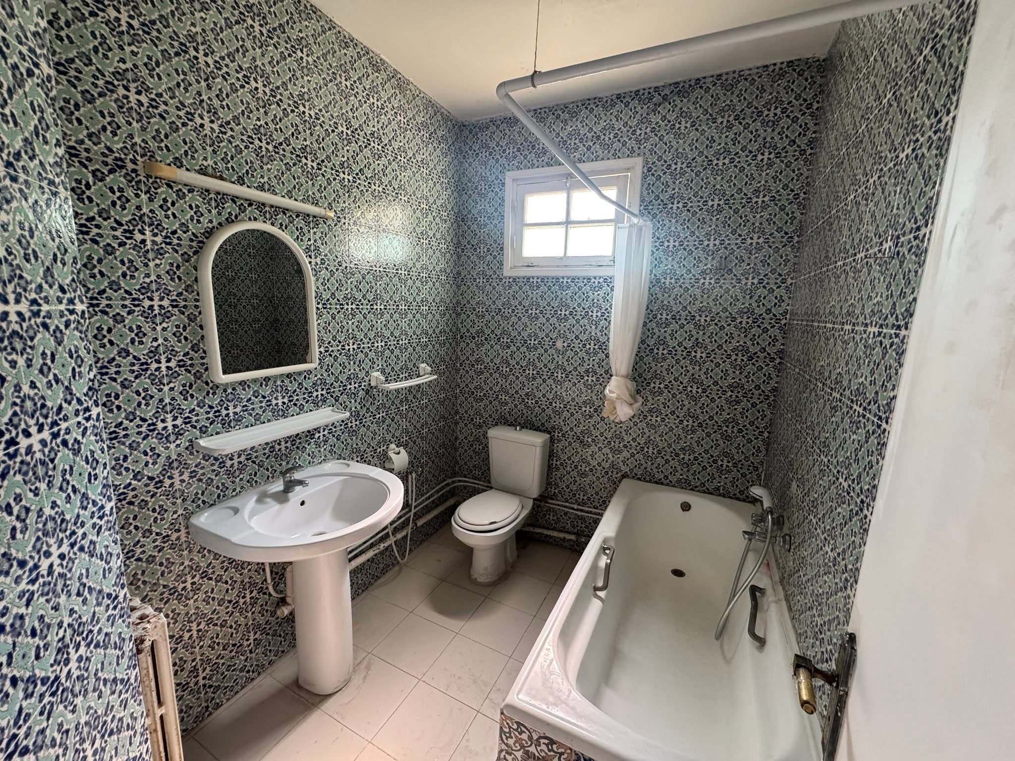 La Marsa Berge Du Lac Location Appart. 4 pices S3 1700 dinars  lac 1
