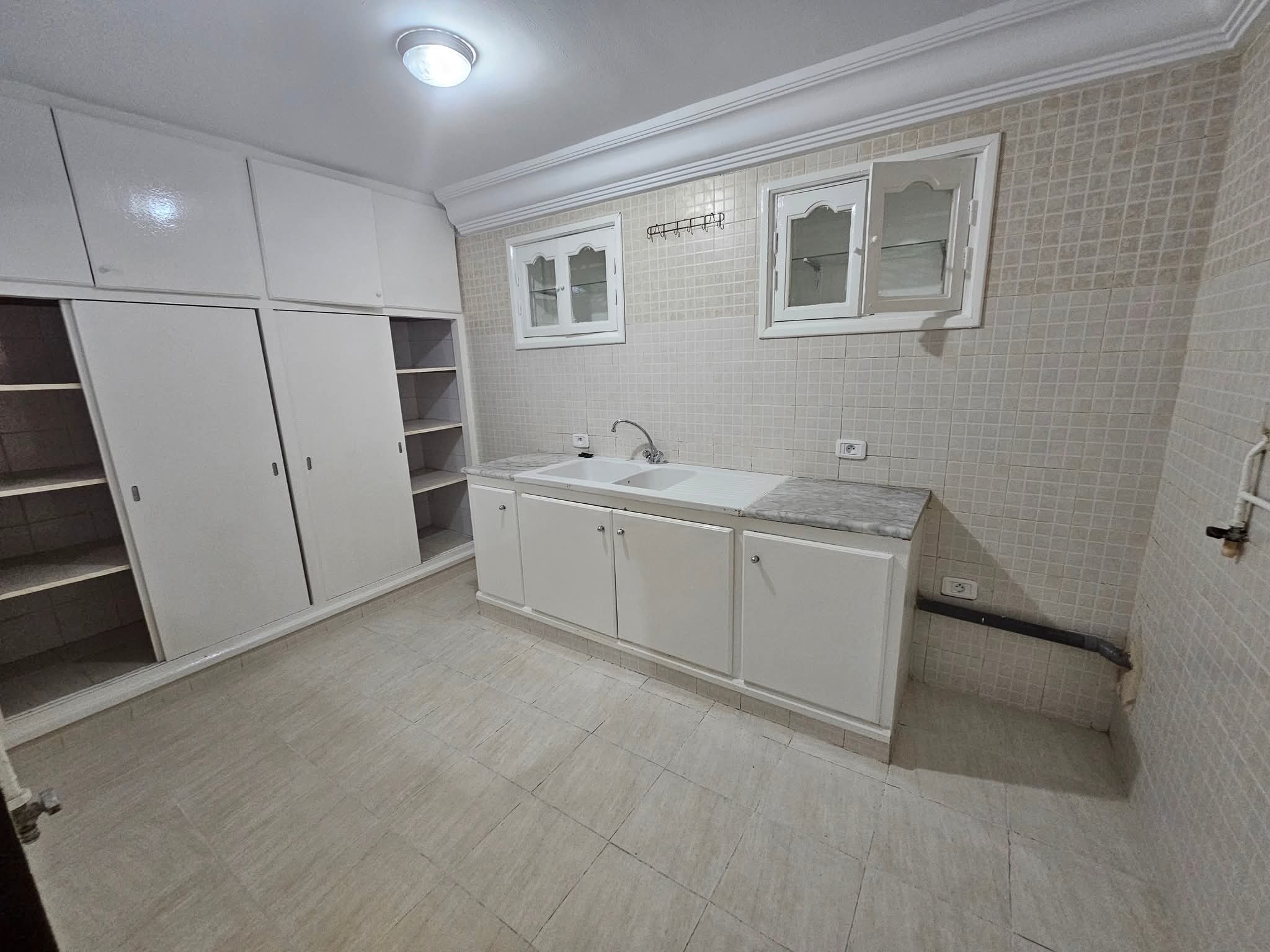 Ariana Ville Riadh Landlous Location Appart. 3 pices S2 rdj de villa a riadh el andalous