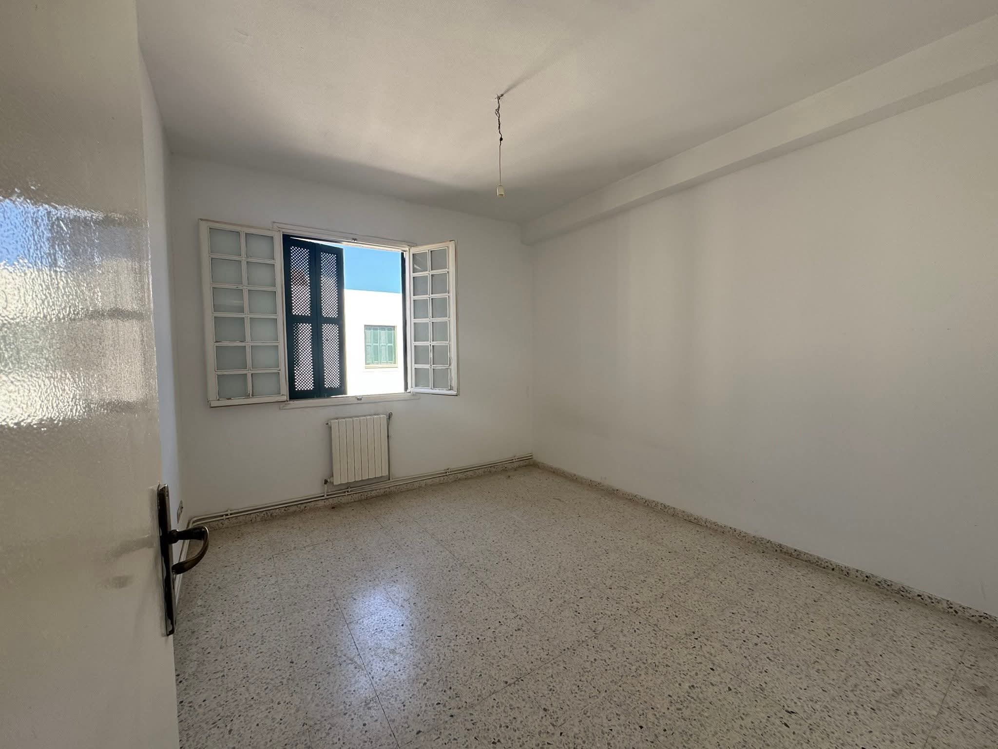 Ariana Ville Riadh Landlous Location Appart. 3 pices S2 rdj de villa a riadh el andalous