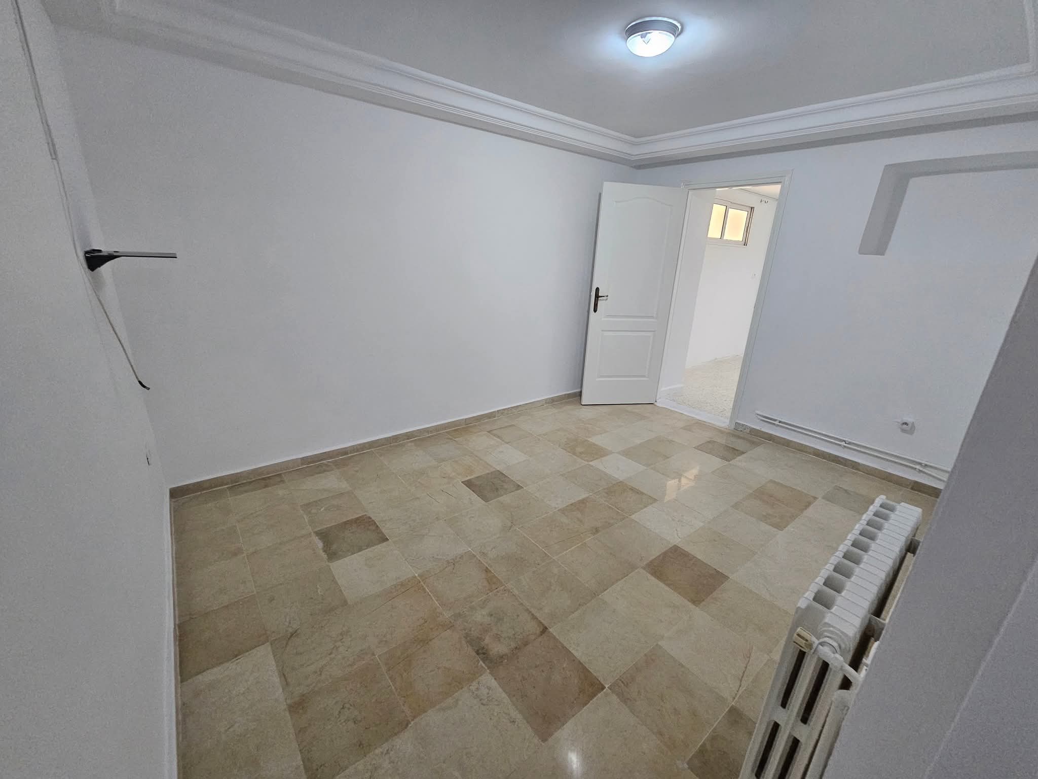 Ariana Ville Riadh Landlous Location Appart. 3 pices S2 rdj de villa a riadh el andalous
