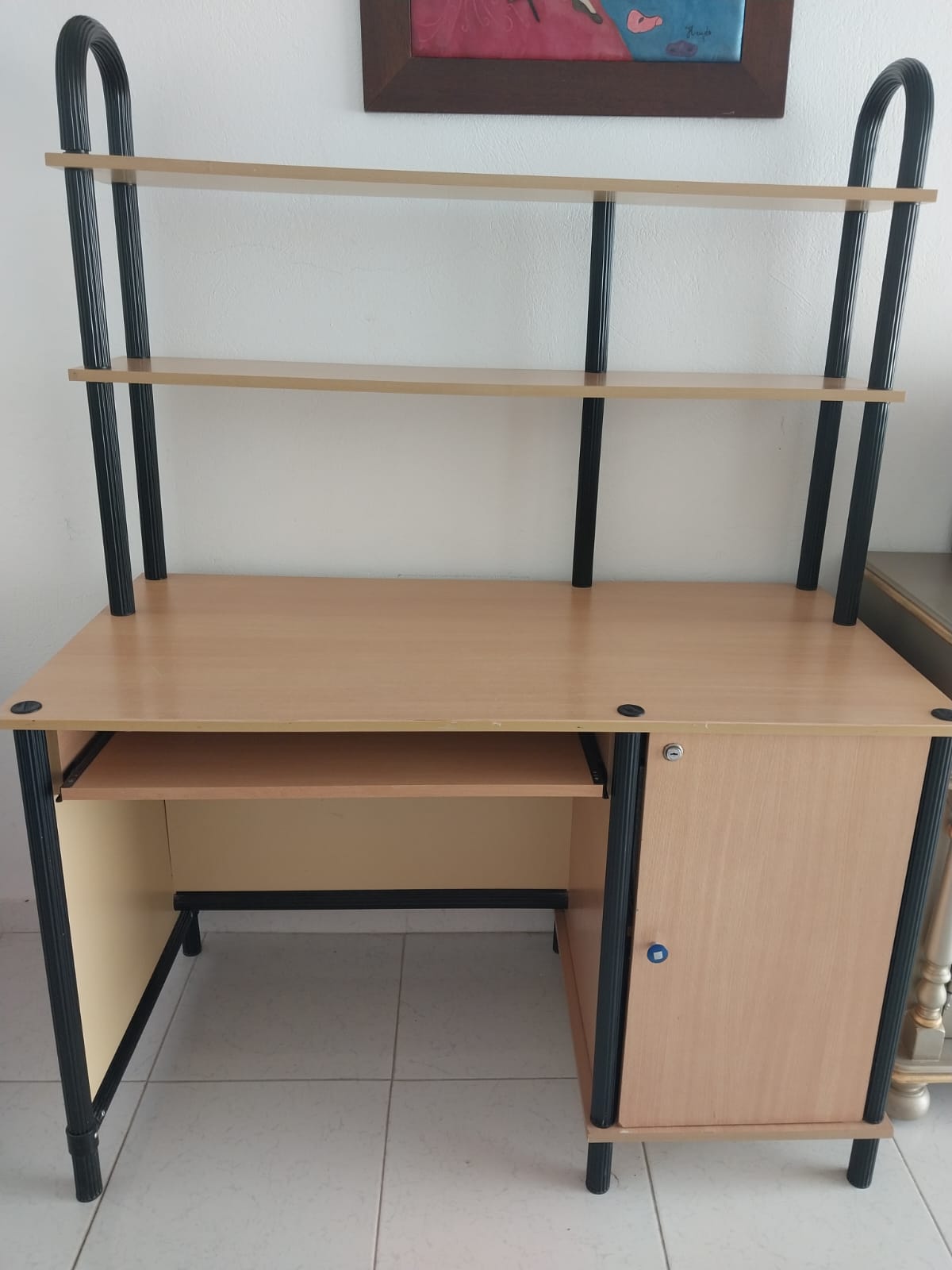 Mnihla Jardins d'el Menzah Meubles de bureau Bureaux - Tables Bureau en bon tat