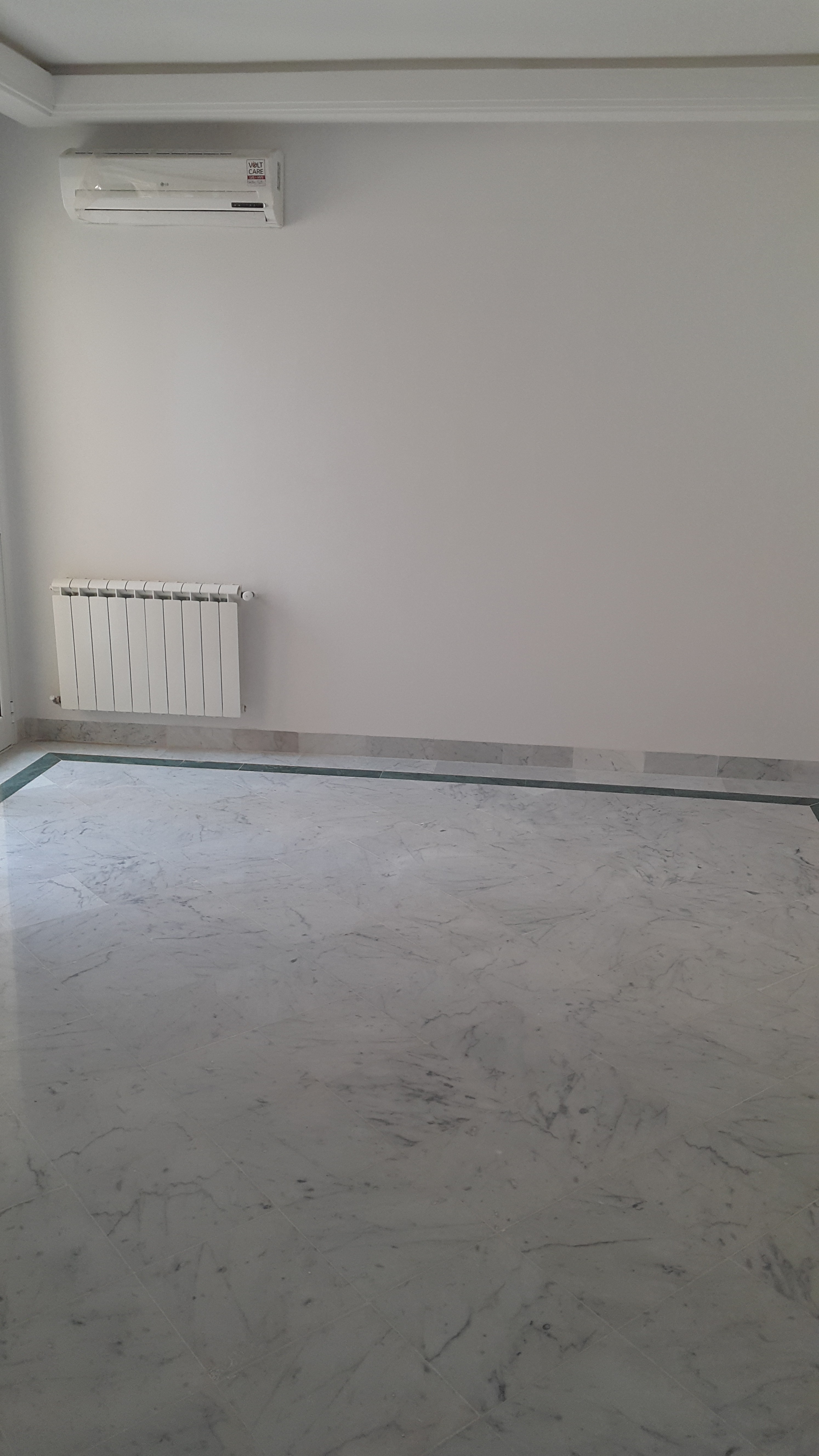 Ariana Ville Cite Ennasr 2 Vente Appart. 2 pices Appartement avec place de parking