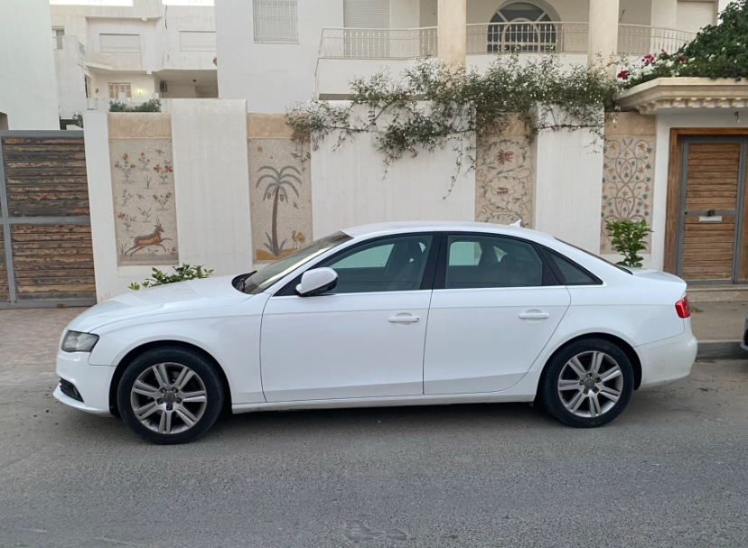 Sousse Ville Sousse Audi A4 Audi a4 b8  2011 tfsi 7 ch essence boite auto
