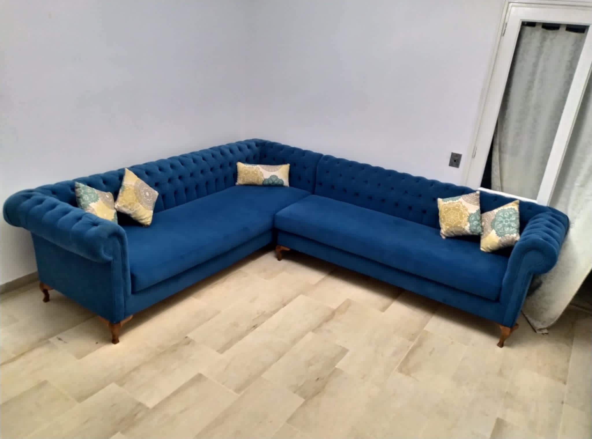El Mourouj Residence Type Salon - Salle  manger  Salons Salon capitonn moderne de coin en trs bon tat