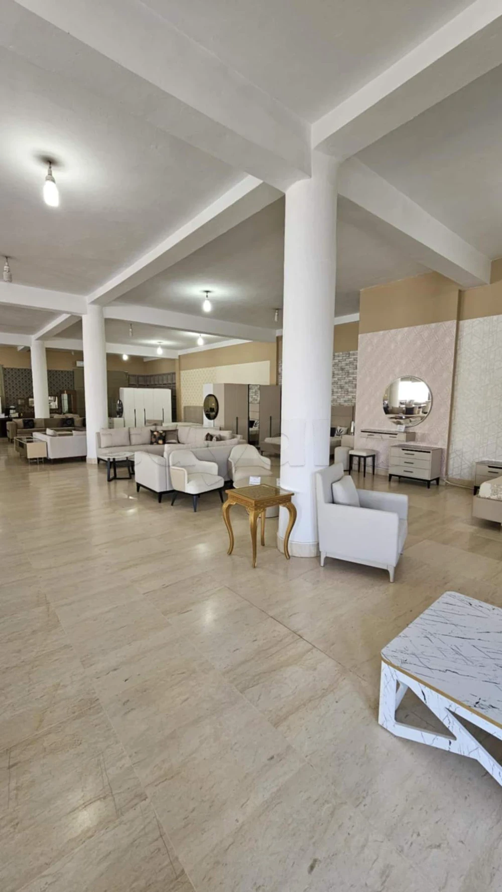 Mnihla Mnihla Location Surfaces Grand showroom mnihla
