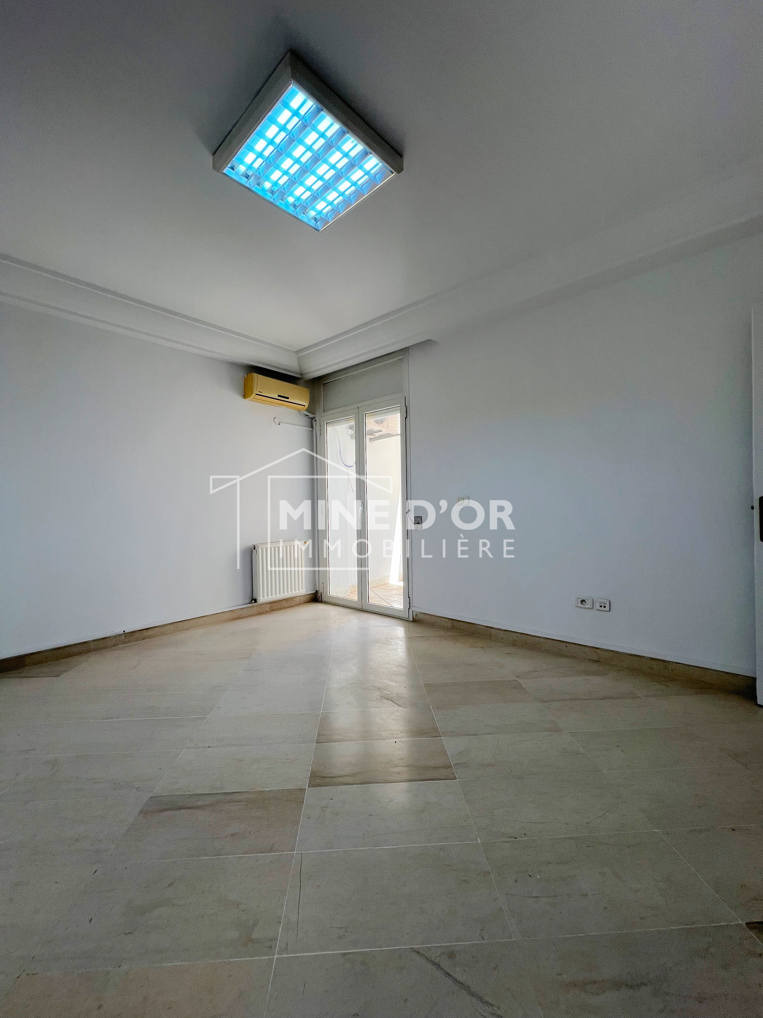 Cite El Khadra Zone urbaine nord Location Appart. 4 pices Al appartement s3 spacieux au centre urbain nord