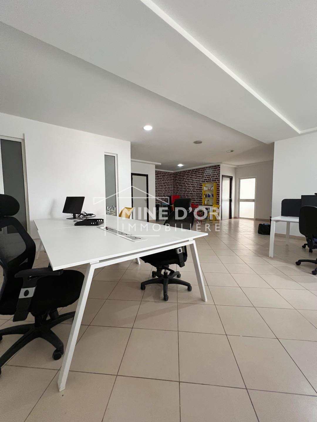 Cite El Khadra Zone urbaine nord Bureaux & Commerces Bureau Al open space plus des bureaux au cun