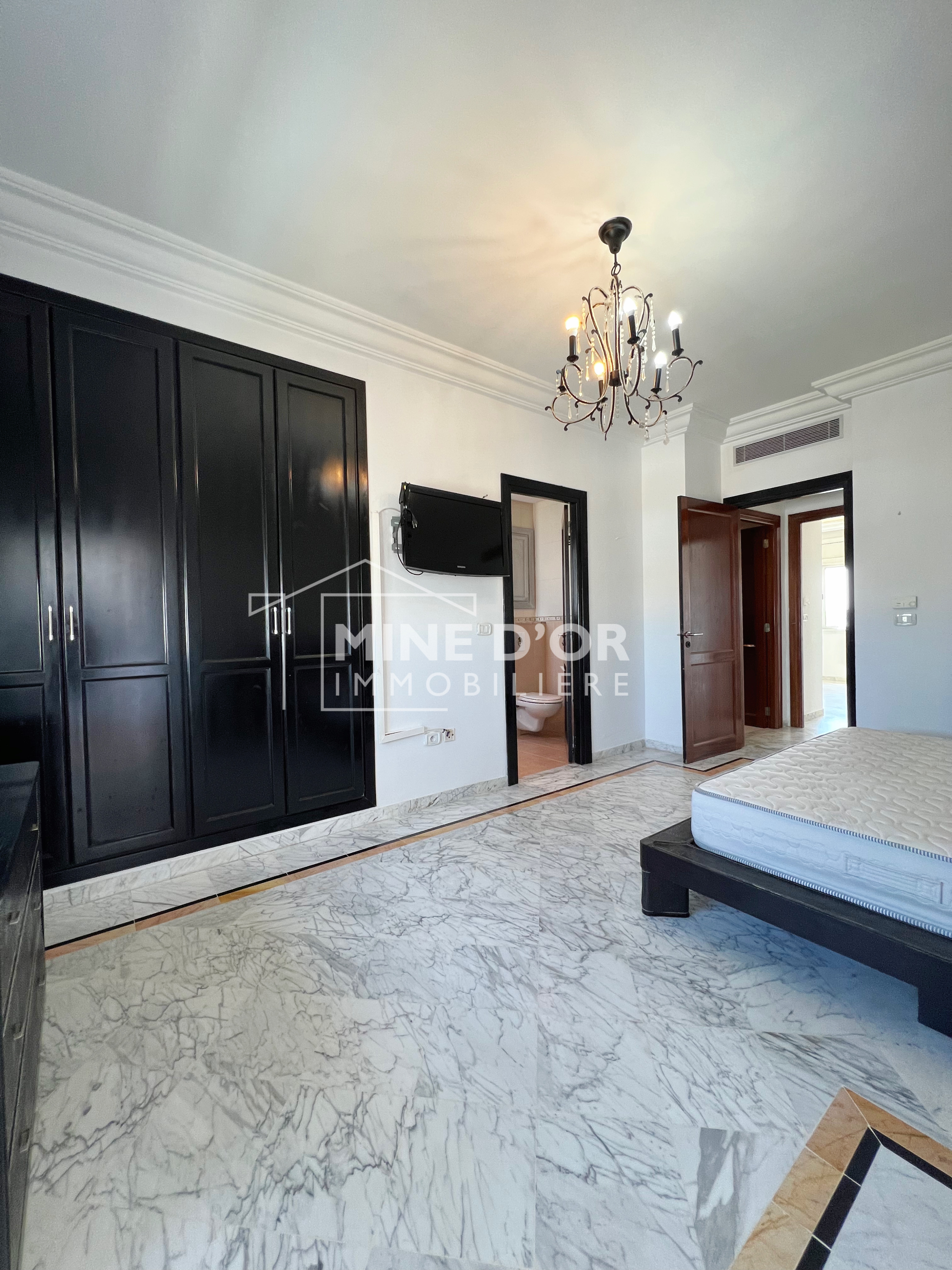 Cite El Khadra Zone urbaine nord Location Appart. 4 pices Al apprt magnifique s3 bien orient au cun