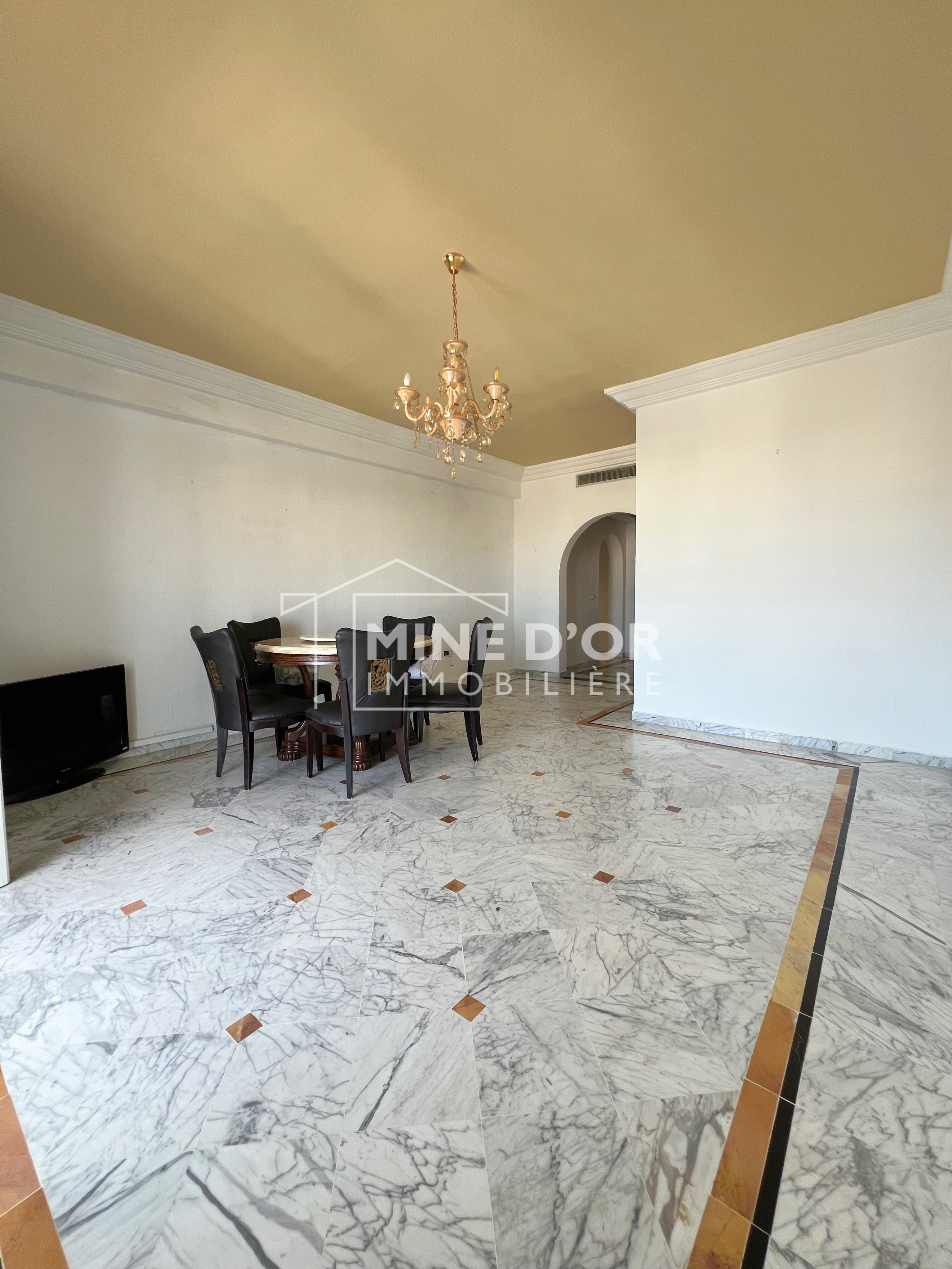 Cite El Khadra Zone urbaine nord Location Appart. 4 pices Al apprt magnifique s3 bien orient au cun