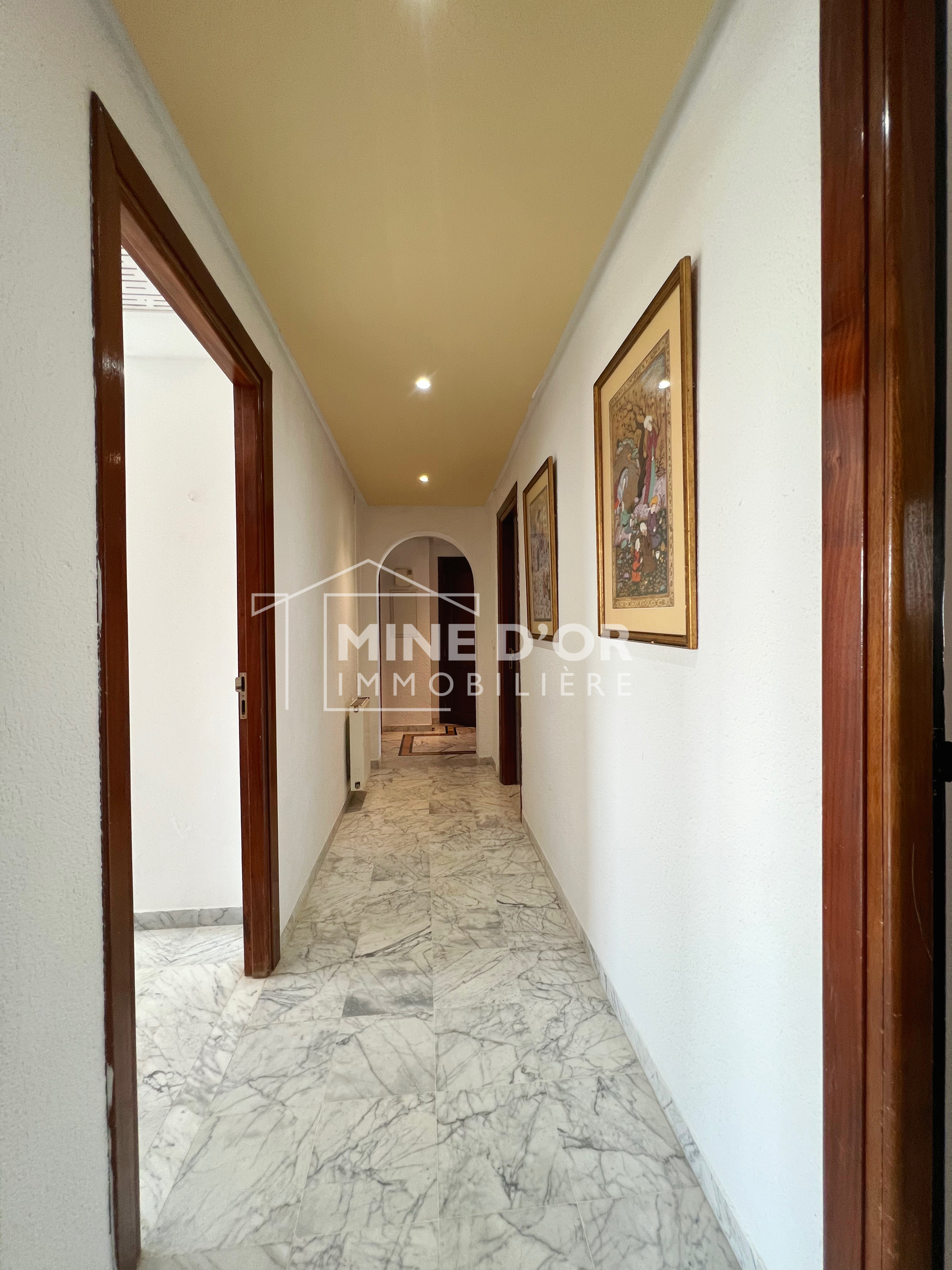 Cite El Khadra Zone urbaine nord Location Appart. 4 pices Al apprt magnifique s3 bien orient au cun