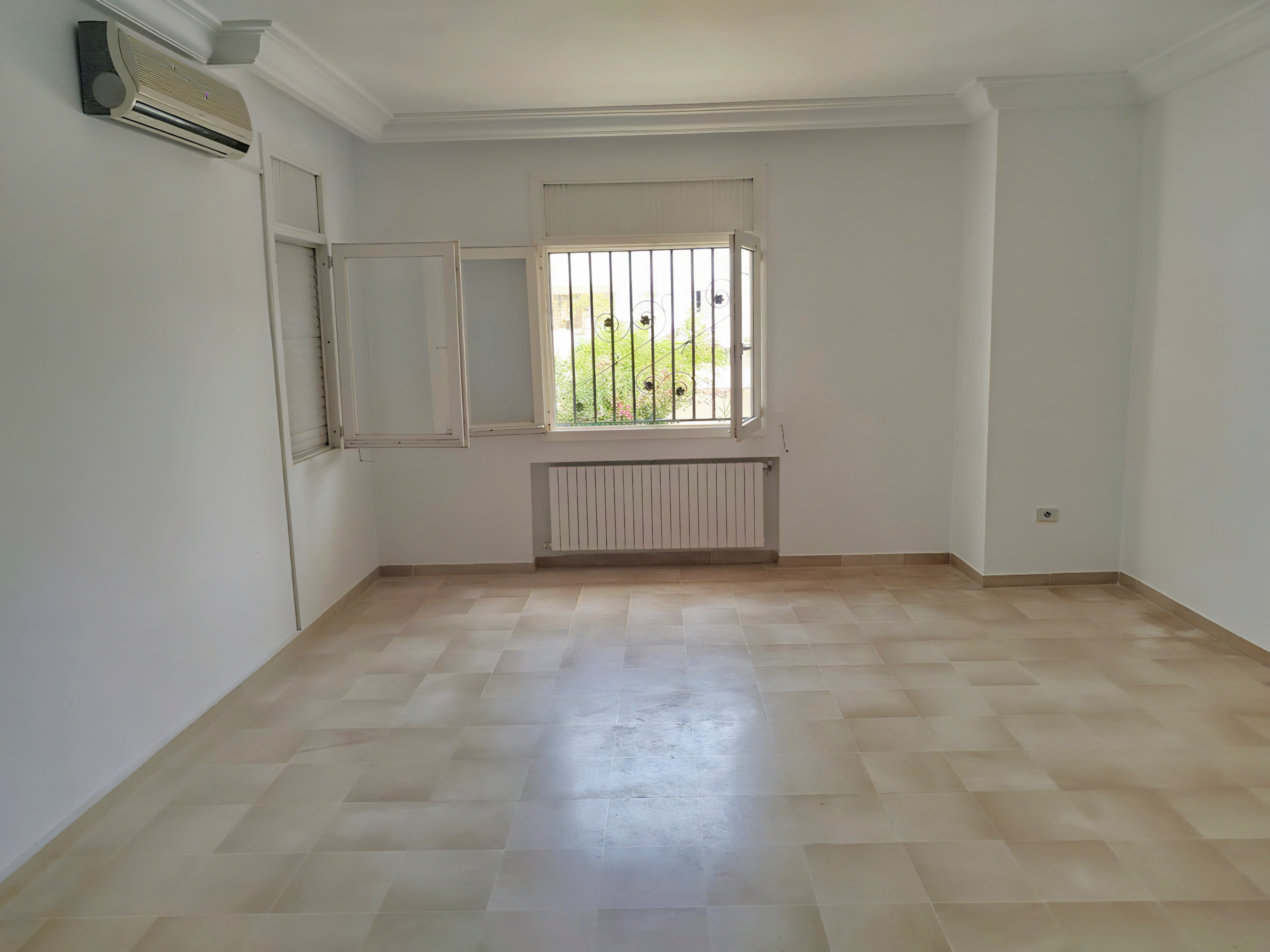 La Marsa El Aouina Location Appart. 4 pices Al apprt s3 a cit wahat aouina