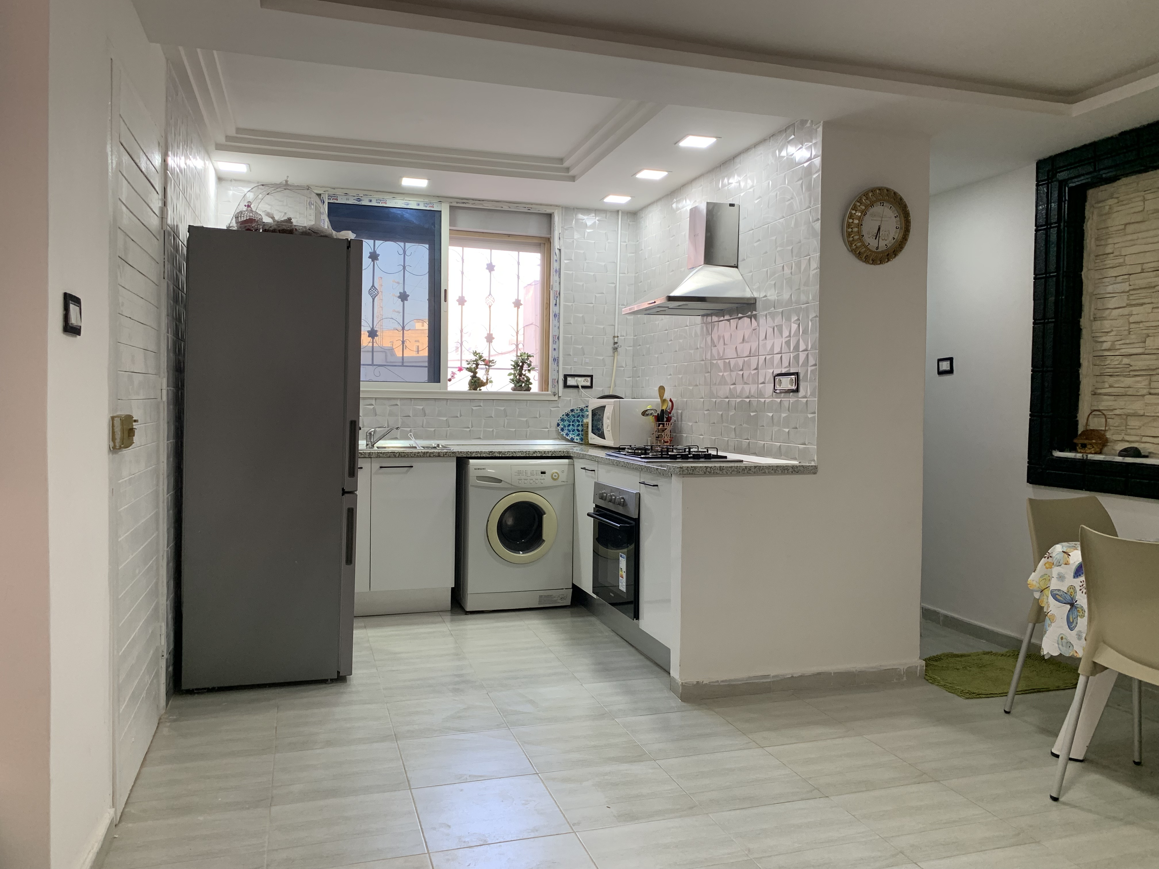 La Soukra Cite Hedi Nouira Location Appart. 1 pice Studio meubl