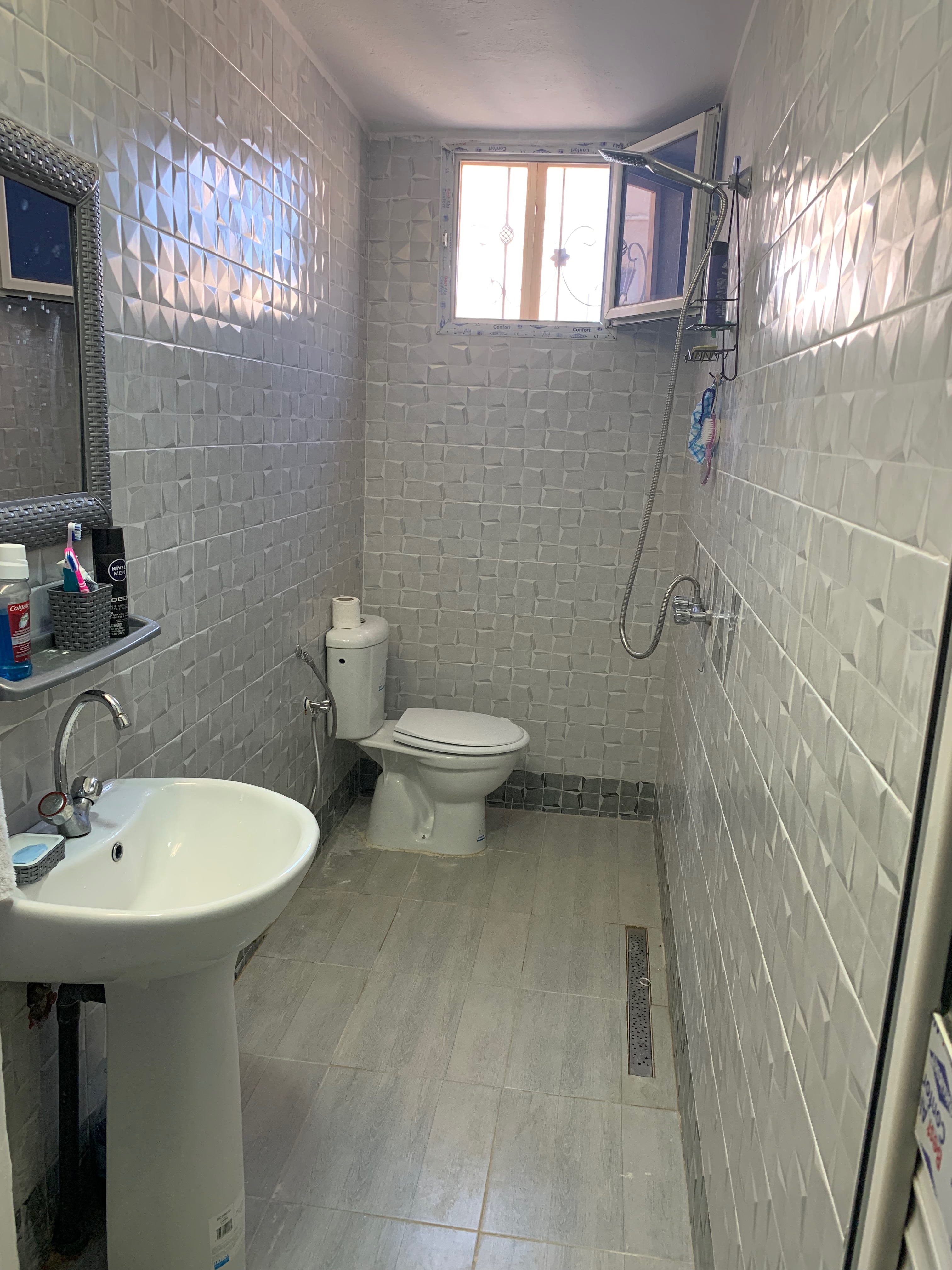 La Soukra Cite Hedi Nouira Location Appart. 1 pice Studio meubl