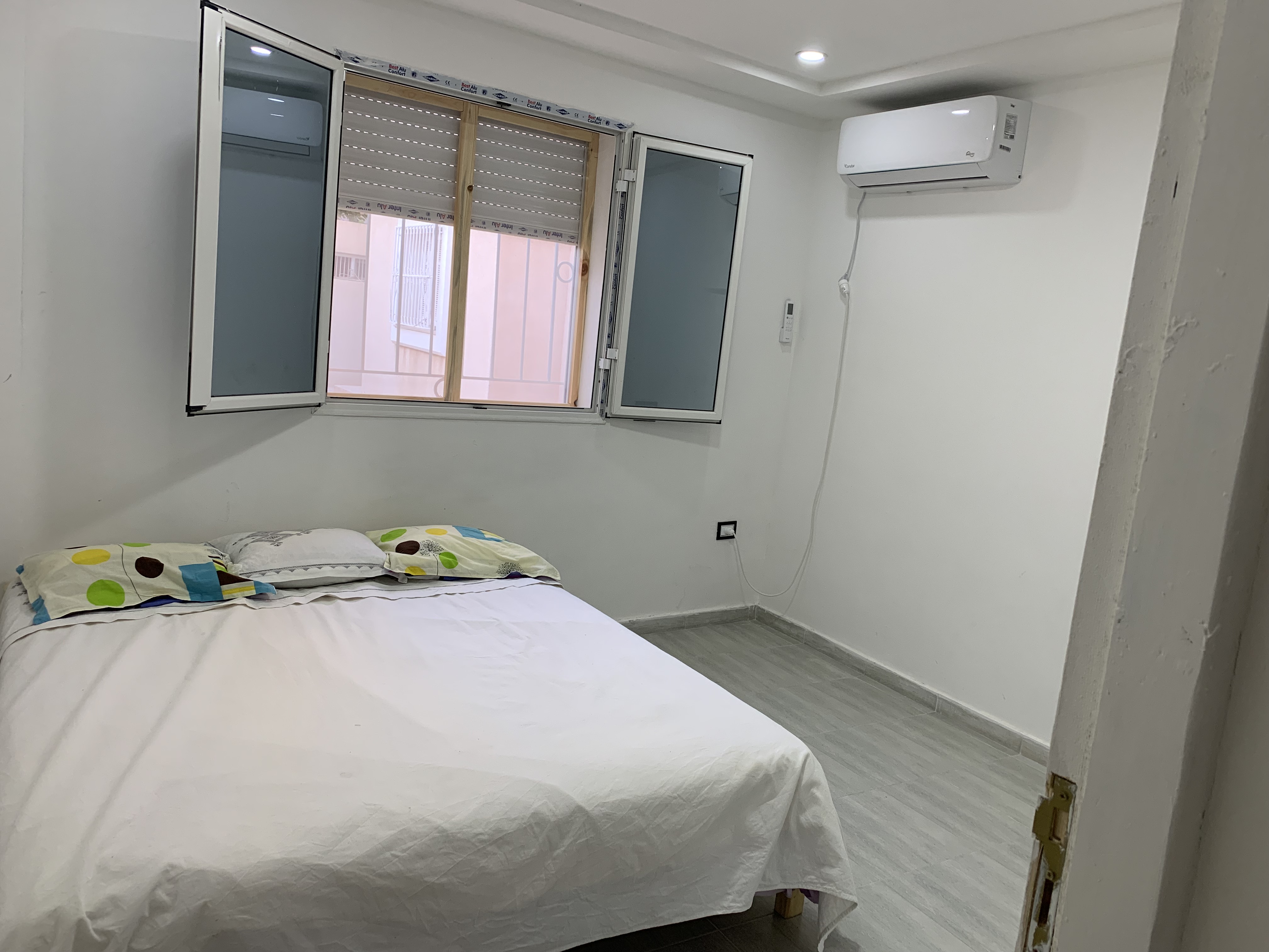 La Soukra Cite Hedi Nouira Location Appart. 1 pice Studio meubl