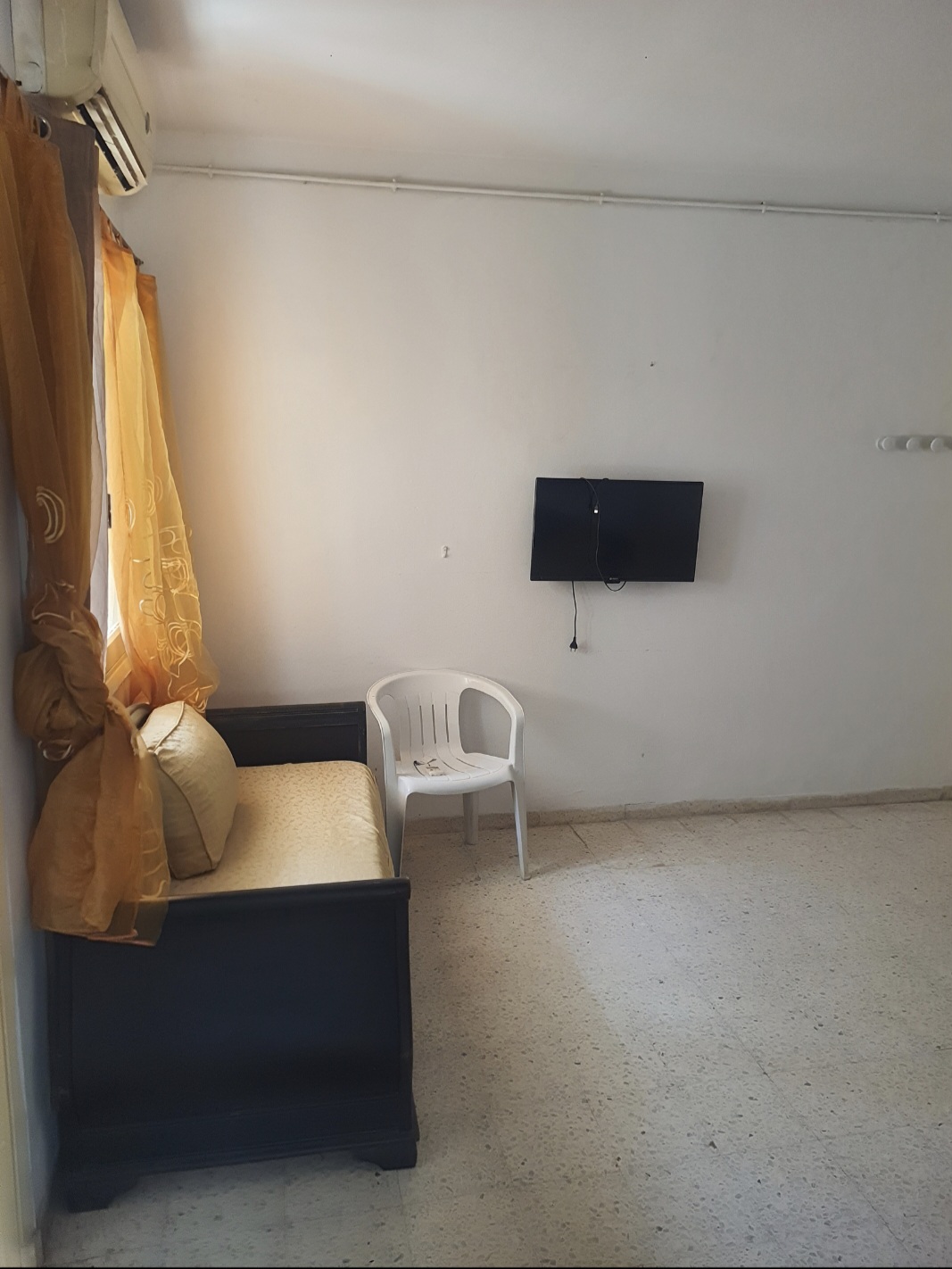 El Menzah El Manar 1 Location Appart. 2 pices S1 meubl ct cole hannibal