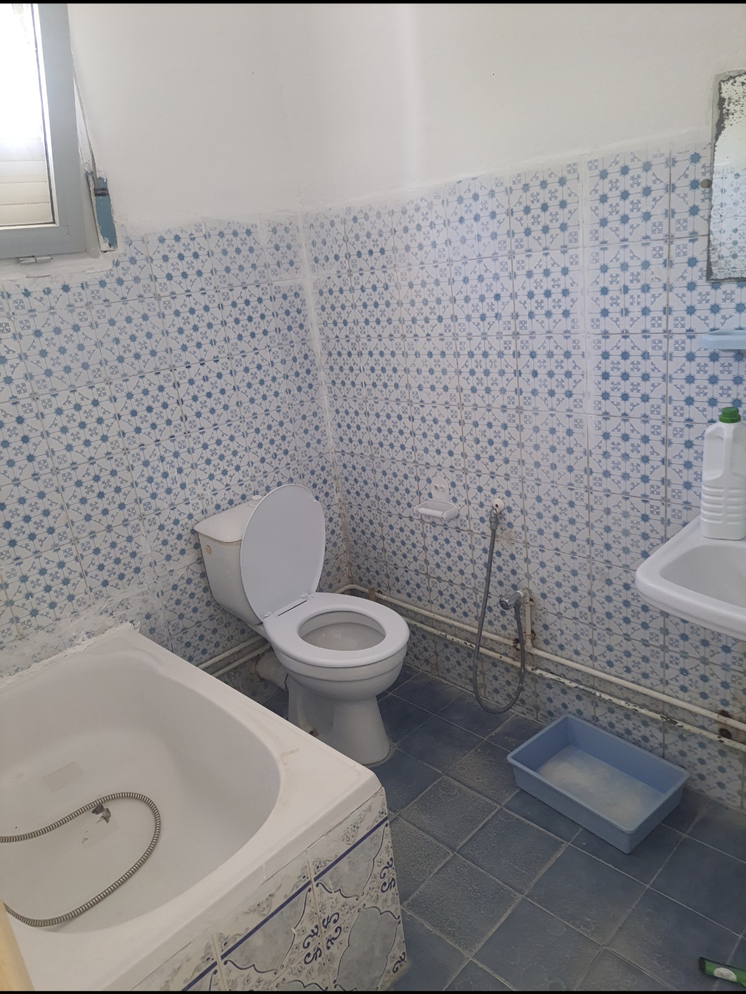 El Menzah El Manar 1 Location Appart. 2 pices S1 meubl ct cole hannibal