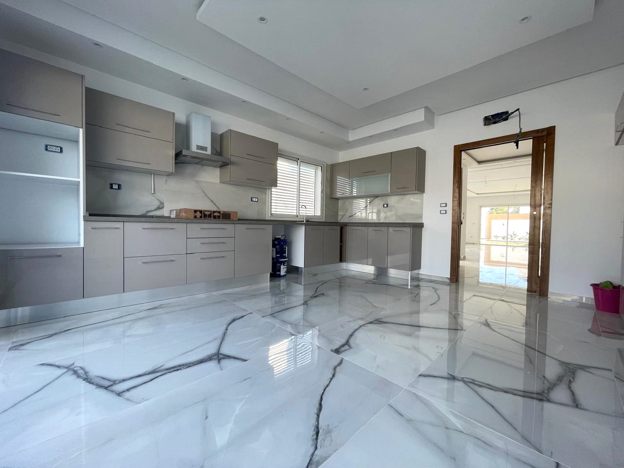 La Soukra Chotrana 3 Vente Maisons Villa avec piscine  chotrana 3