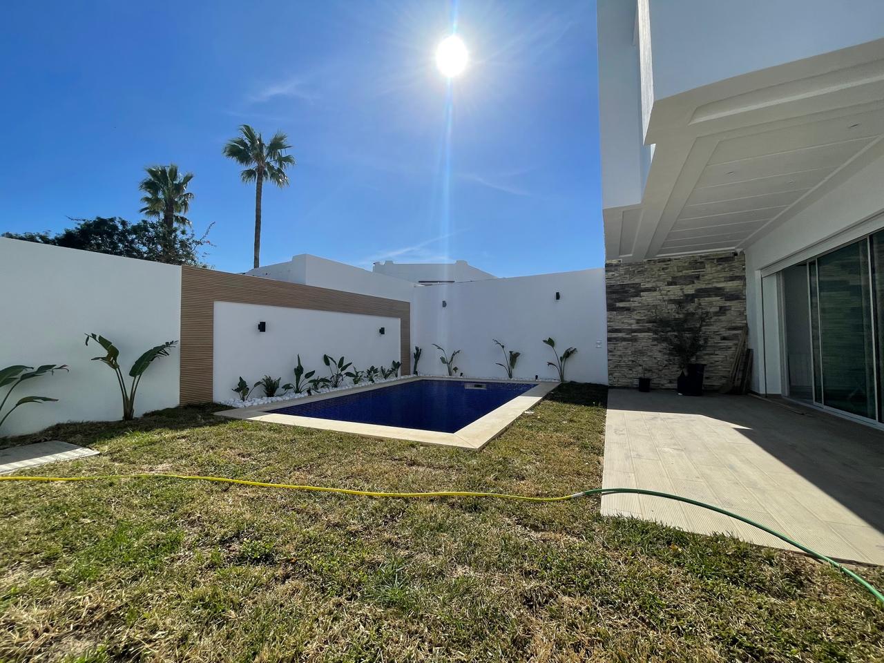 La Soukra Chotrana 3 Vente Maisons Villa avec piscine  chotrana 3
