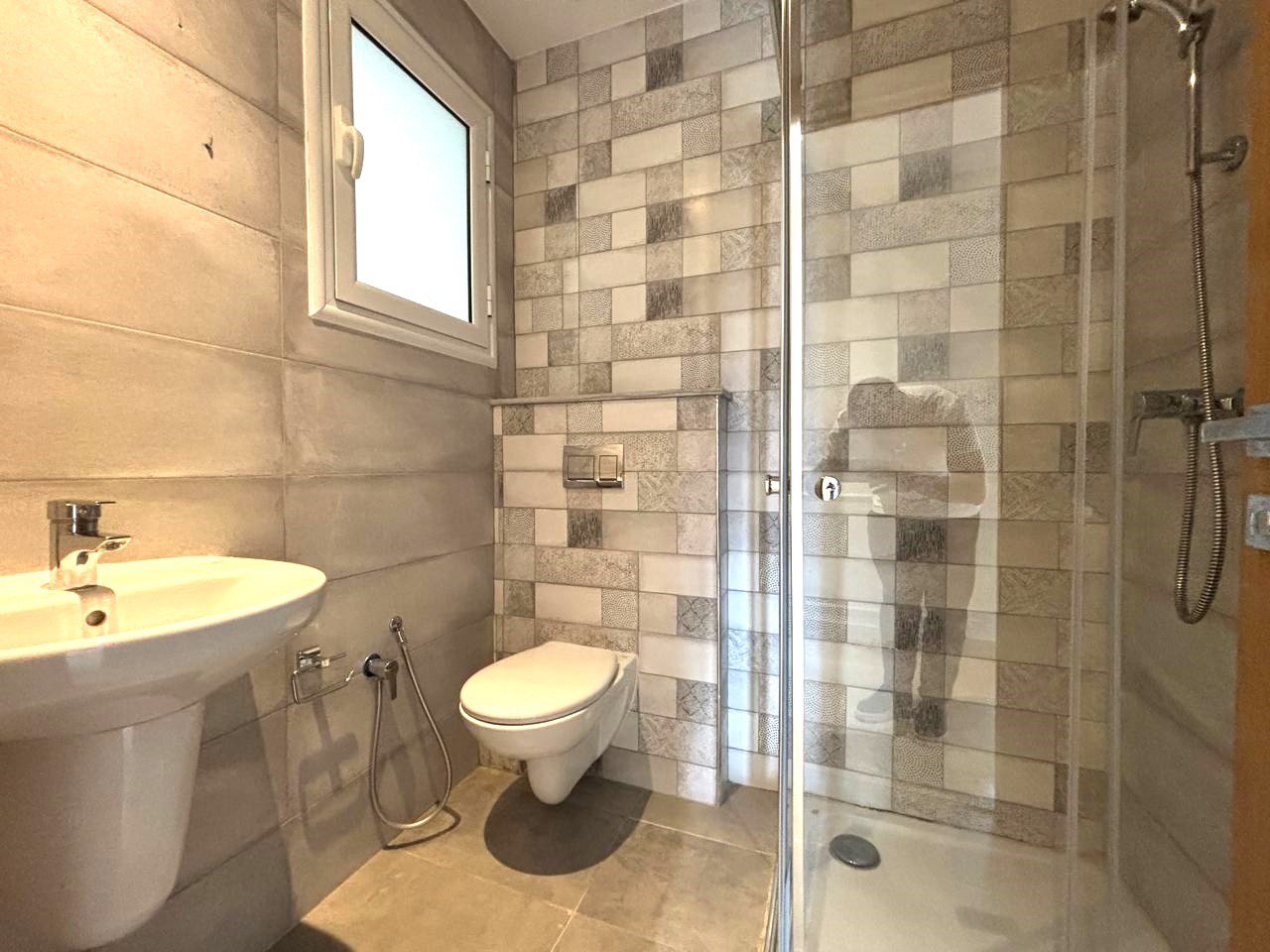 La Soukra La Soukra Location Appart. 3 pices Appartement s2 de 130m2  la soukra park