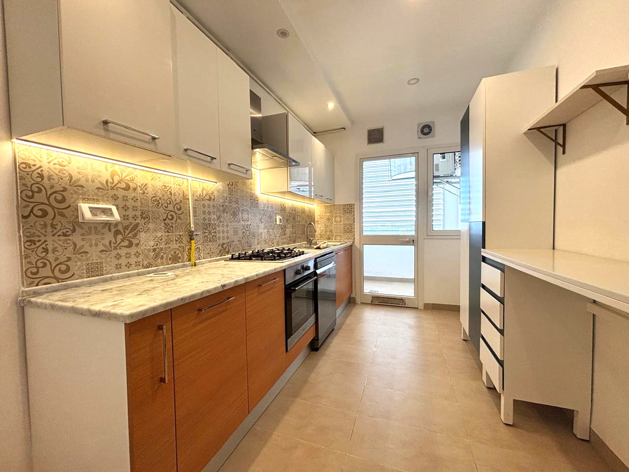 La Soukra La Soukra Location Appart. 3 pices Appartement s2 de 130m2  la soukra park