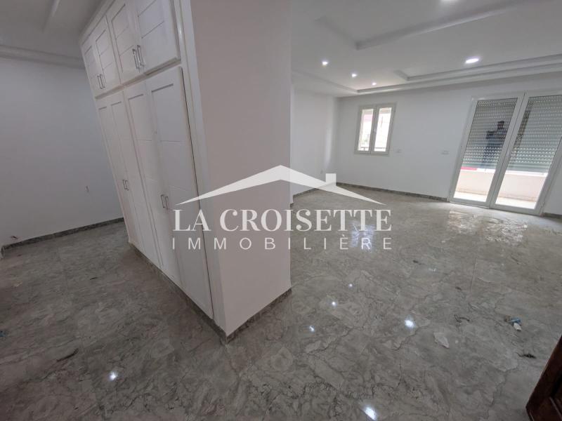 La Marsa El Aouina Bureaux & Commerces Bureau Bureau h2  l'aouina mbl0531
