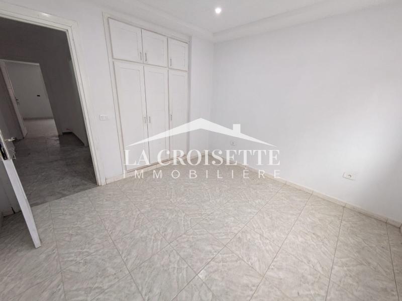 La Marsa El Aouina Bureaux & Commerces Bureau Bureau h2  l'aouina mbl0531