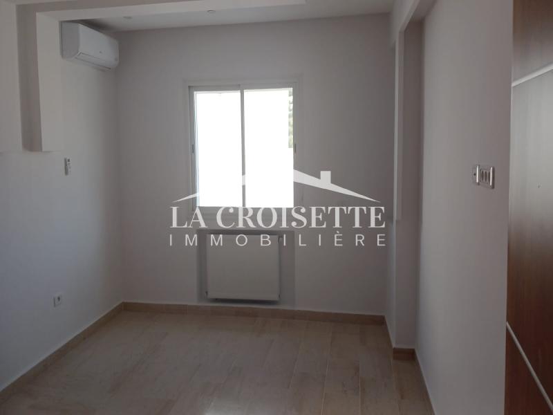 La Marsa Cite El Moustakbel (La Marsa) Location Appart. 4 pices Etage de villa s3  la marsa zel0546