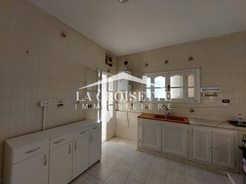 La Marsa Cite El Moustakbel (La Marsa) Location Appart. 4 pices Etage de villa s3  la marsa mel0548