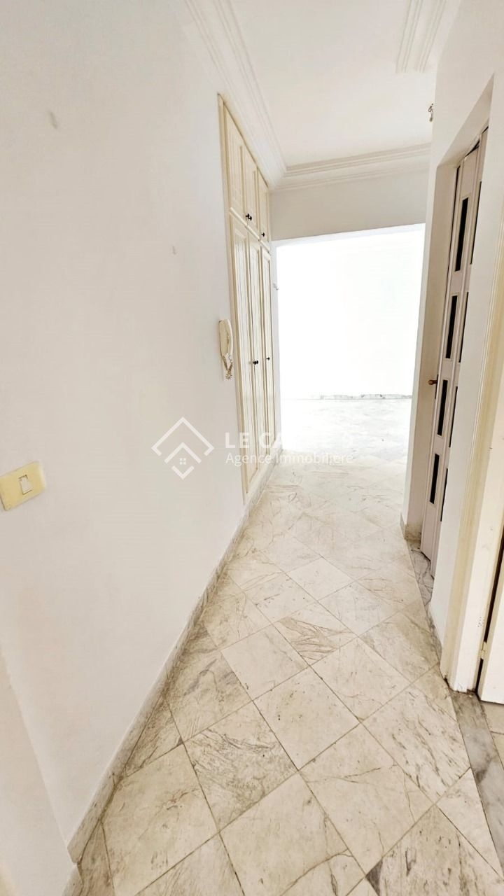 La Marsa El Aouina Location Appart. 3 pices Un appartement s3  cit les palmerais