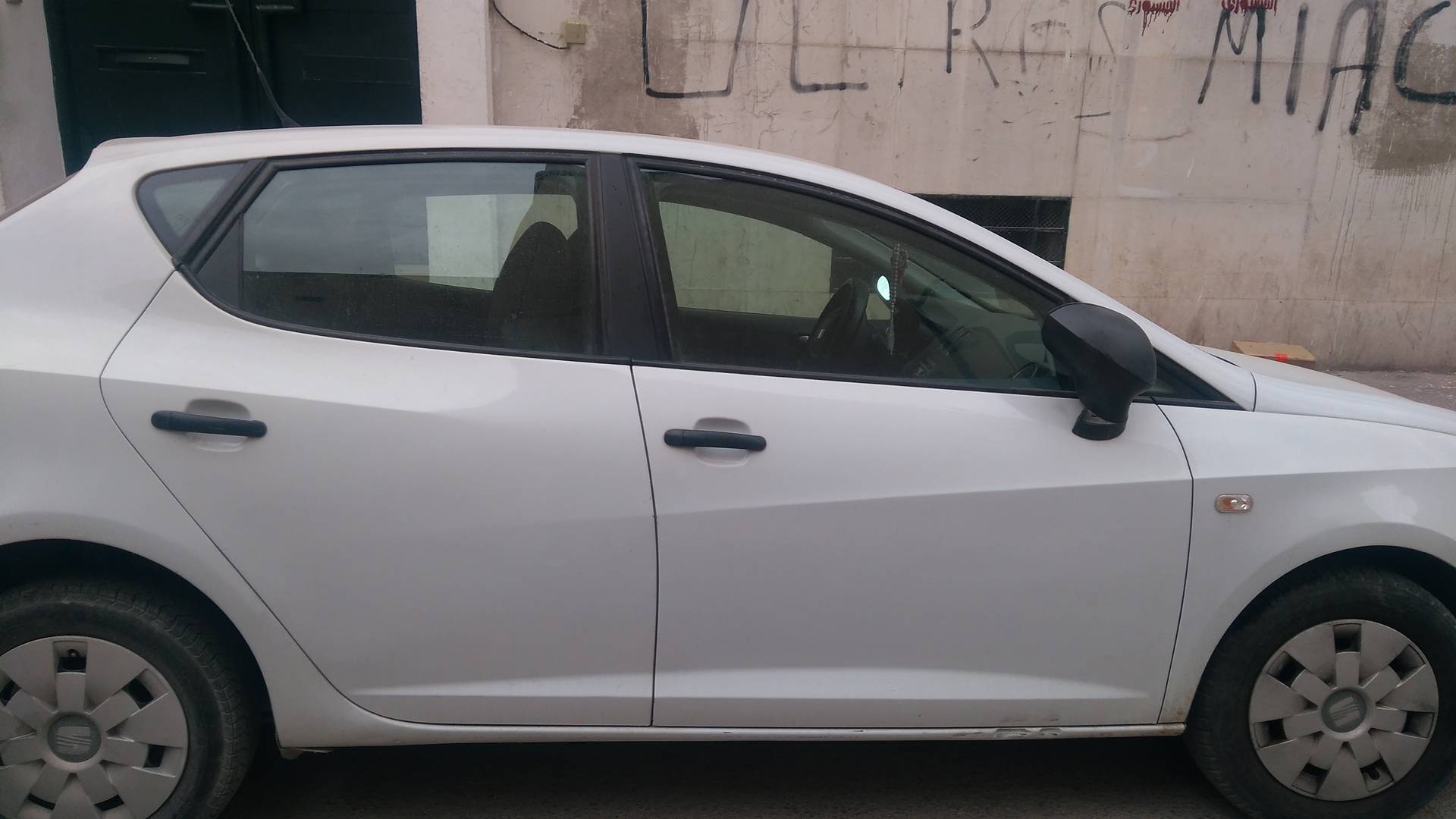El Mourouj El Mourouj Seat Ibiza Ibiza en bonne etat sauf tola