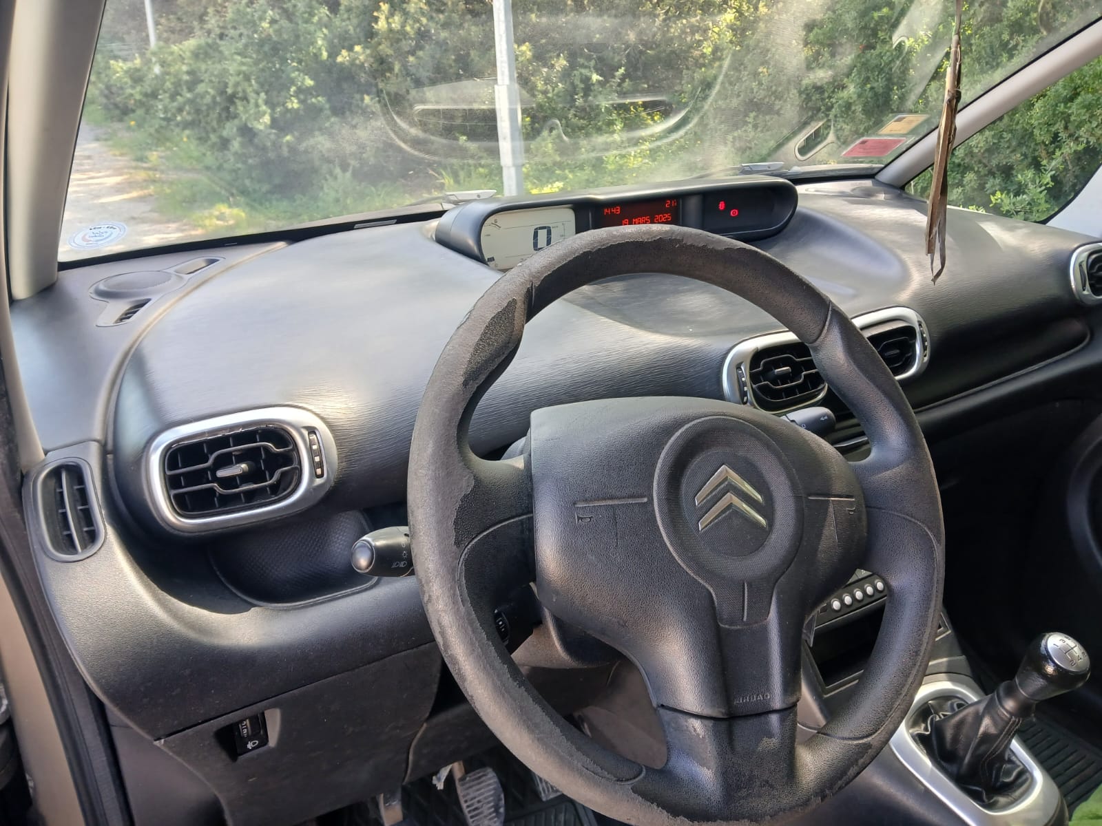 El Menzah El Menzah 9 Citroen C3 PICASSO C3 picasso essence 7cv