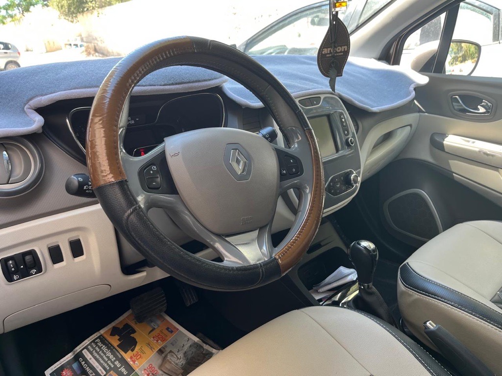 Bizerte Nord Cite De La Municipalite Renault Autre Modle Captur boite auto 4 cylindres essence  turbo