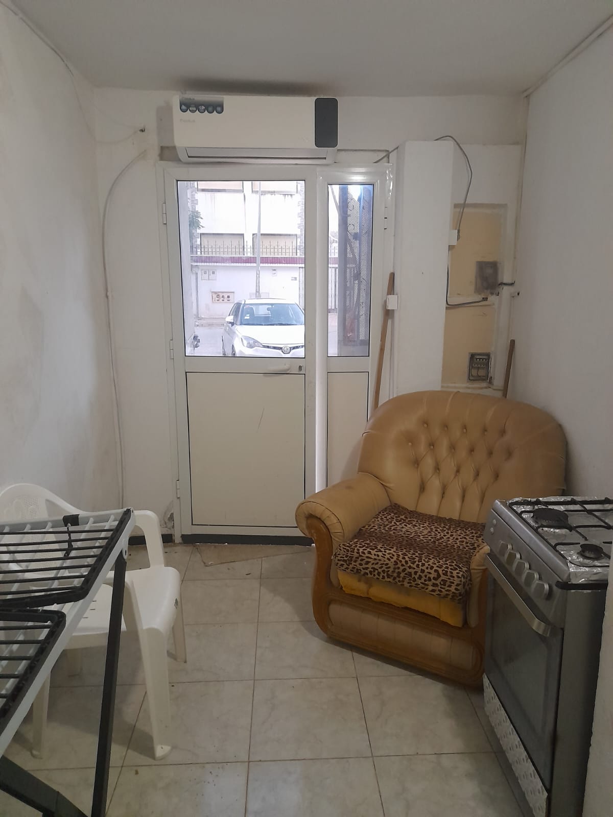 Carthage Salambo Location Appart. 1 pice Studio une minute de la plage pour tudiants
